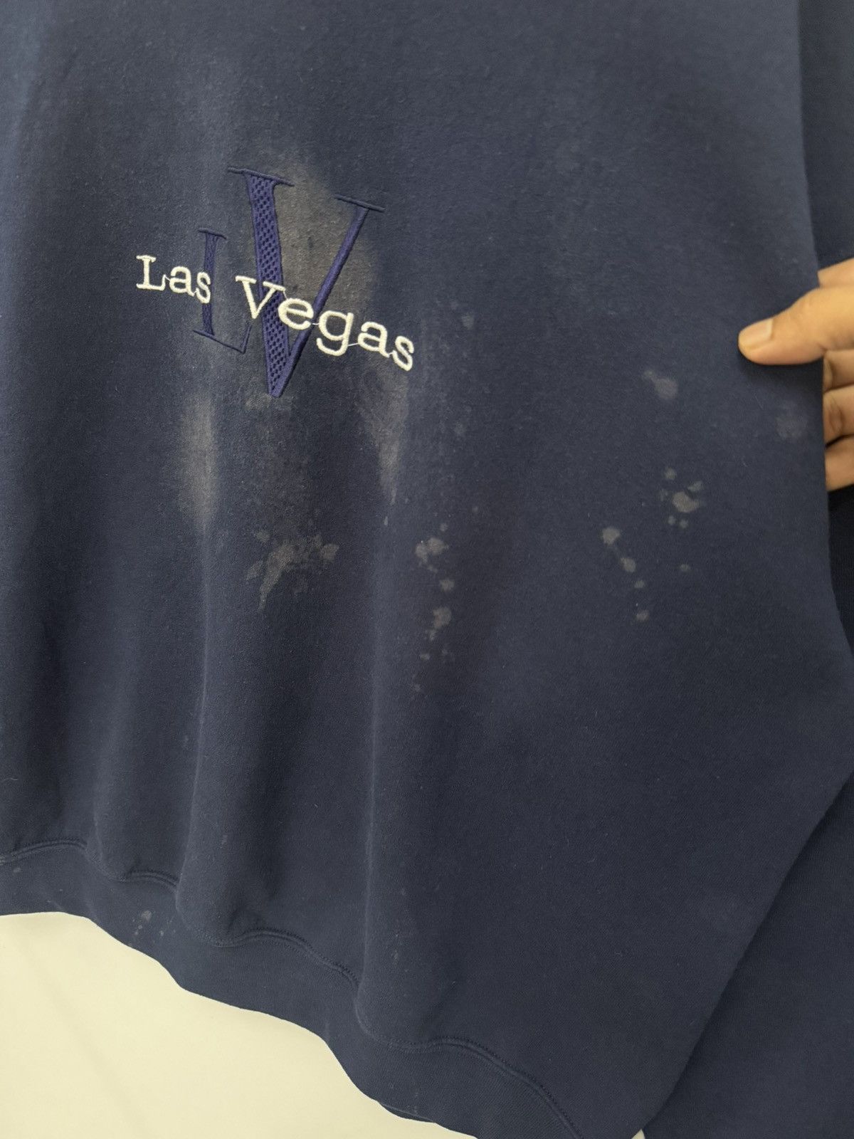 Gildan 🔥 Vtg Y2K LV Las Vegas Embroided Logo Distressed Sweatshirt Size US XL / EU 56 / 4 - 5 Thumbnail