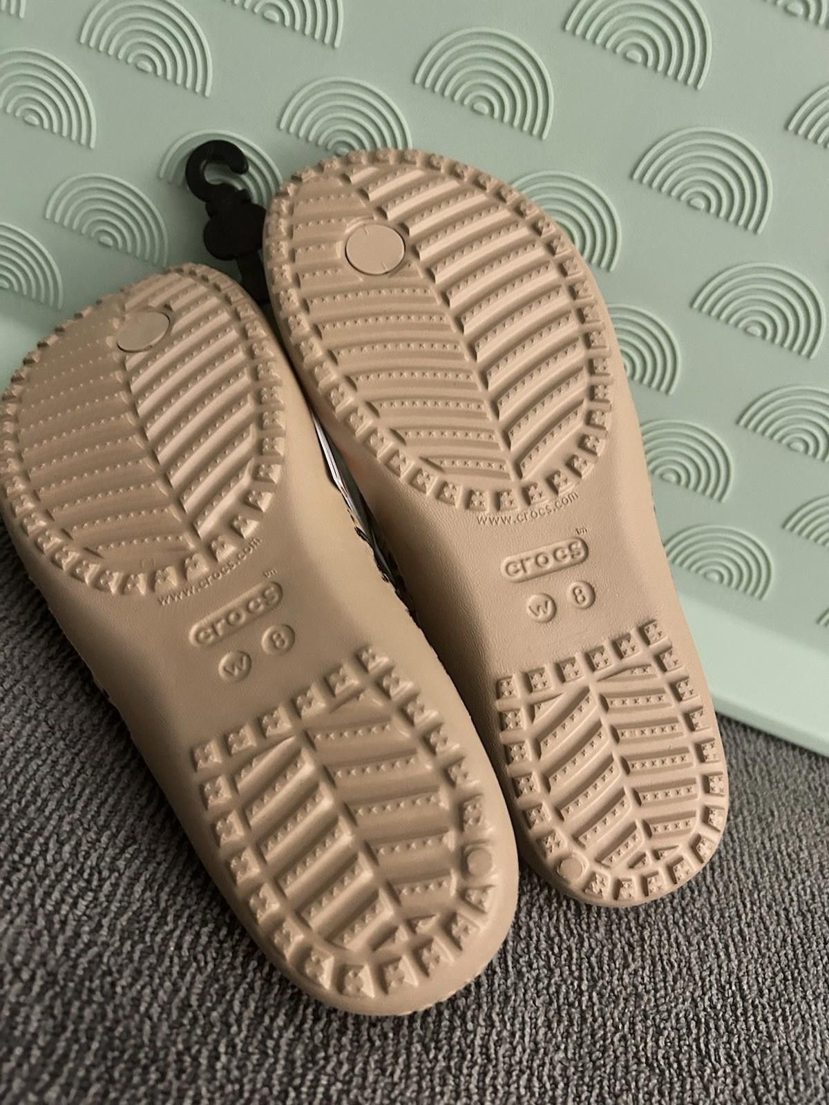 Crocs Crocs Kadee II Leopard Animal Print Womens Flip Flops Size 8 Size US 8 / IT 38 - 7 Thumbnail