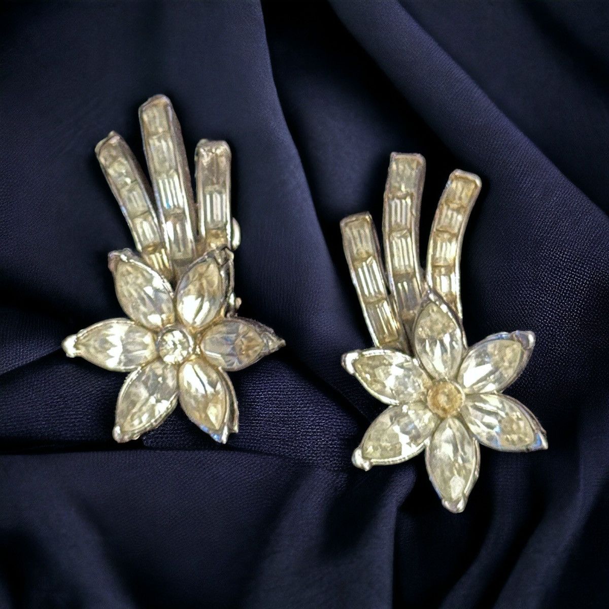 Vintage Vintage Coro clip on rhinestone flower earrings Size ONE SIZE - 2 Thumbnail