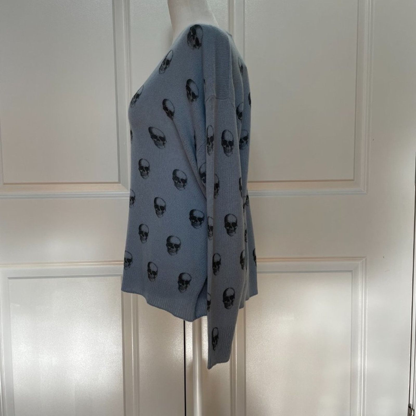 360Cashmere V-Neck Skull Print Cashmere Sweater 360 Cashmere Size M / US 6-8 / IT 42-44 - 3 Thumbnail