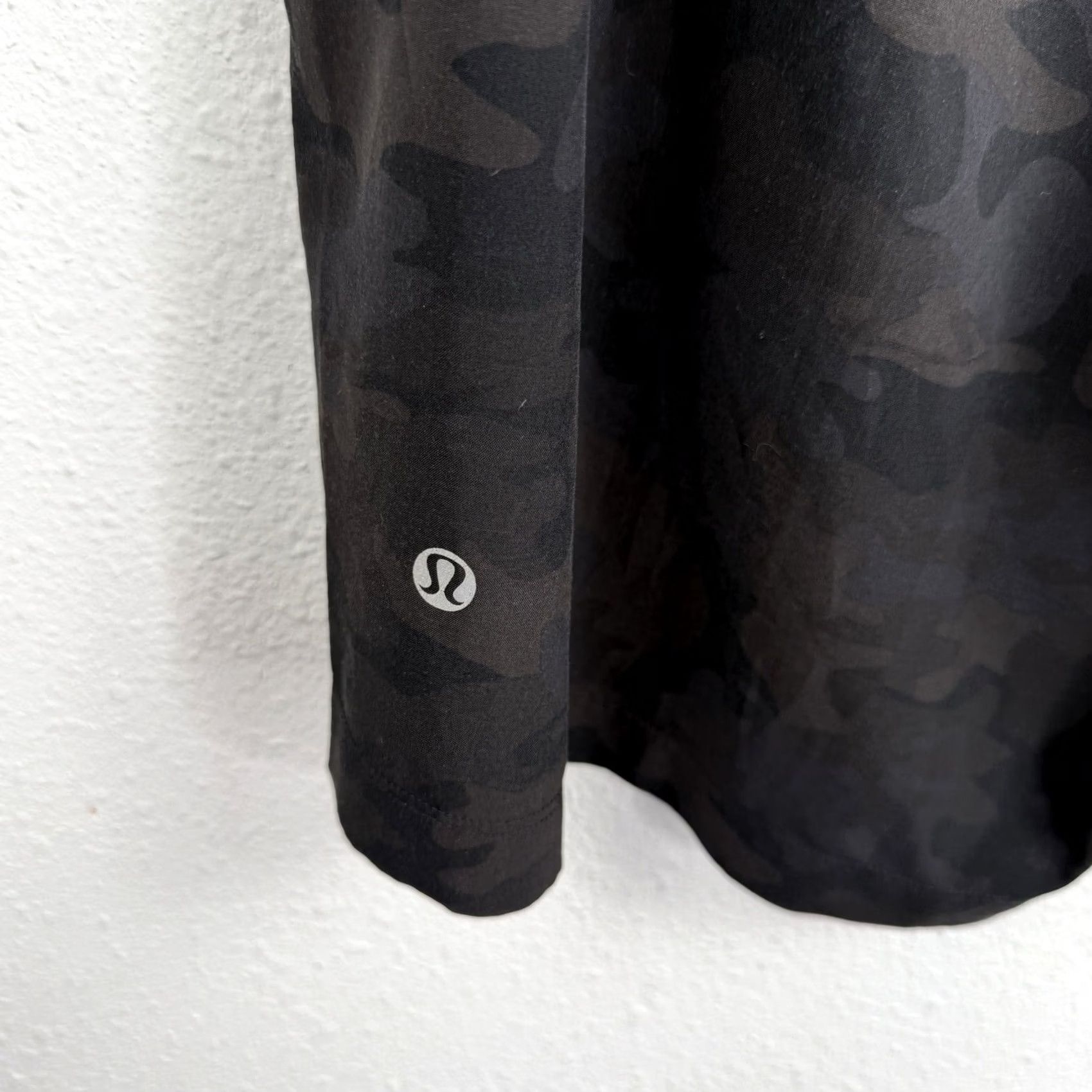 Lululemon Lululemon Shorts Mens XL Black Camo T.H.E. Short Linerless Activewear 10" Camouflage Drawstring Pockets Athletic Gym Running Cross Training Size US 36 / EU 52 - 7 Thumbnail