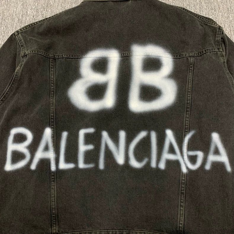 Balenciaga Balenciaga Black double B glowing graffiti denim jacket Size US S / EU 44-46 / 1 - 9 Thumbnail