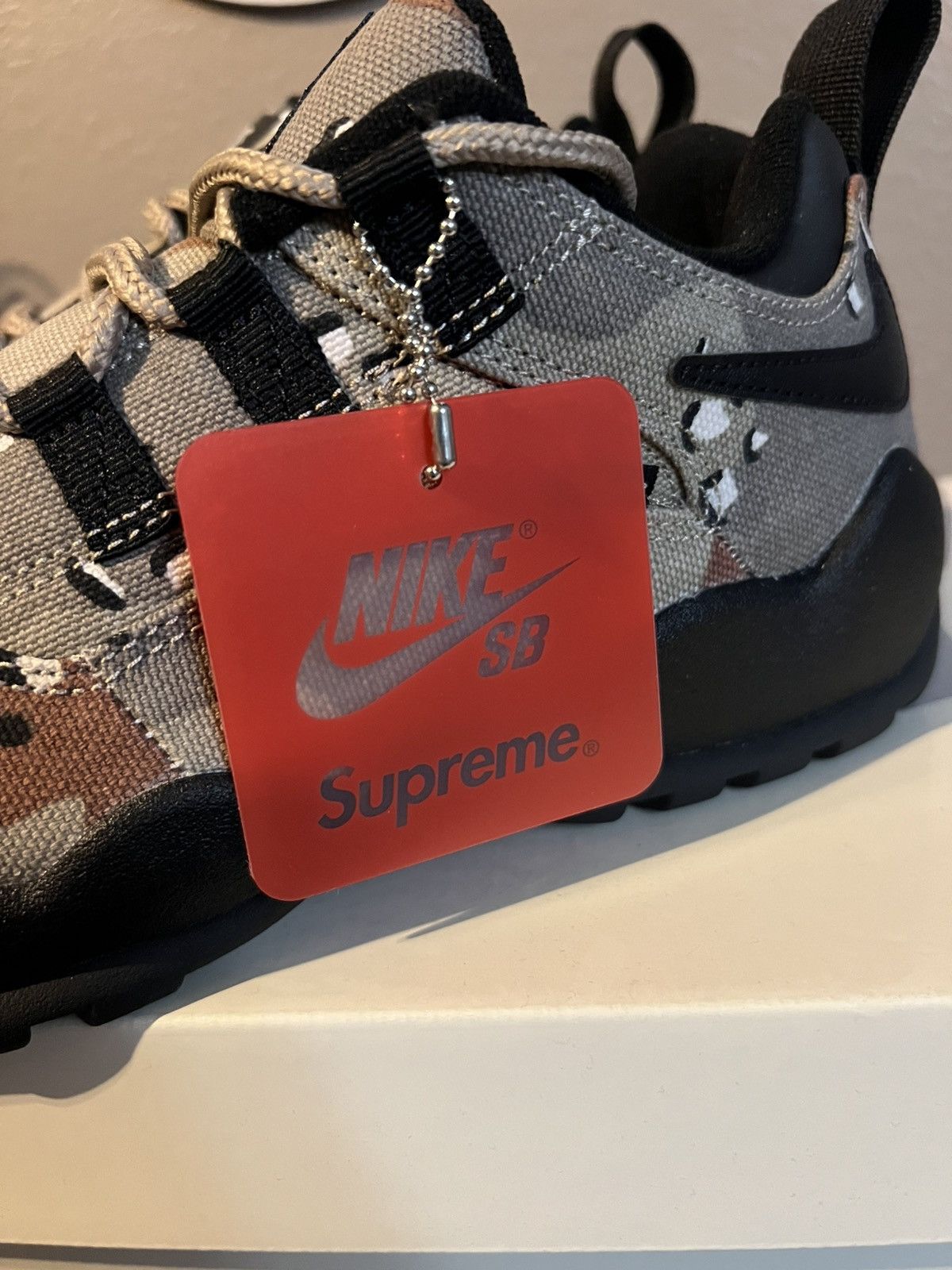 Nike × Supreme Nike SB Darwin Low Supreme Desert Camo (Size 8) Size US 8 / EU 41 - 4 Thumbnail