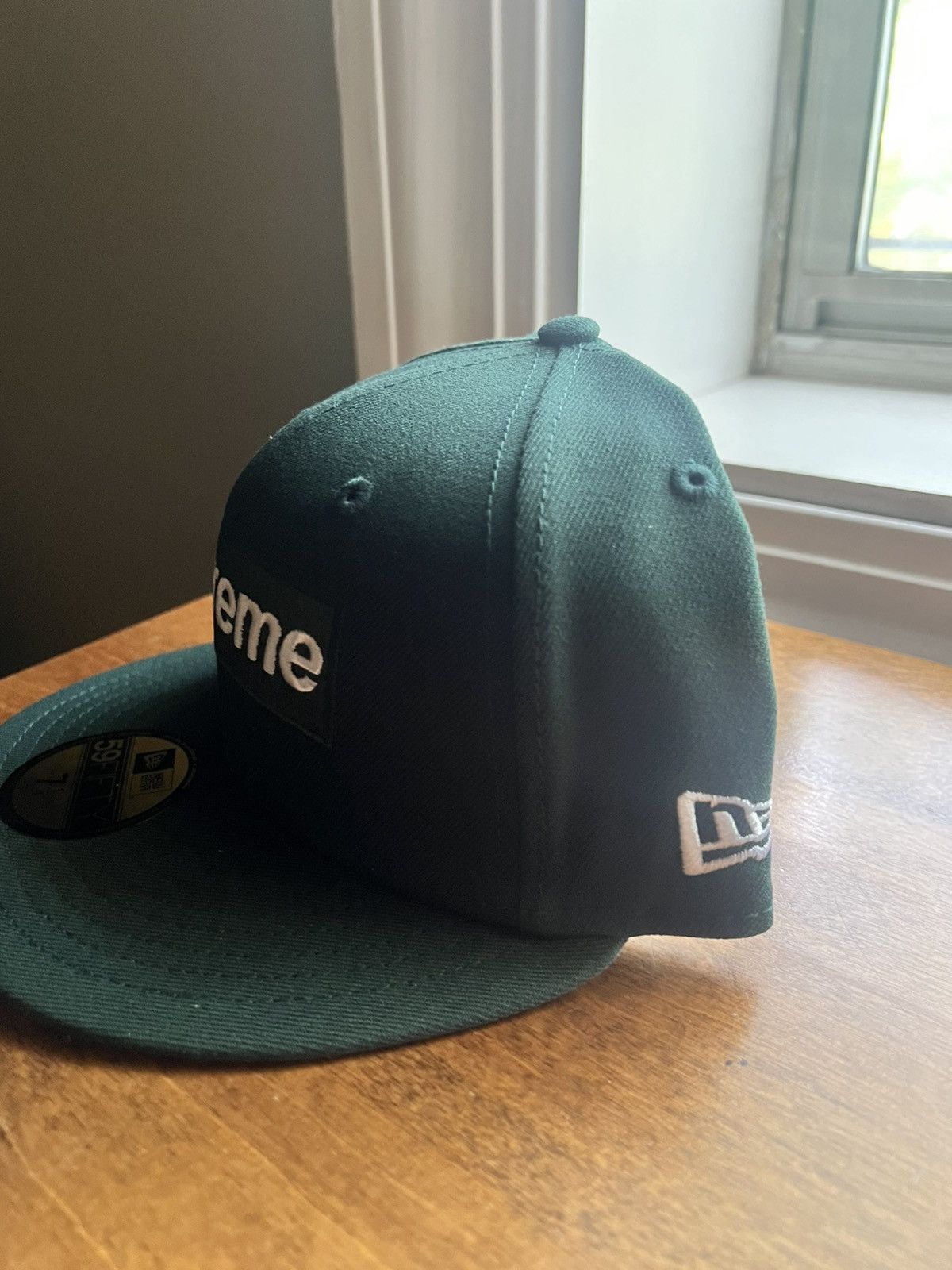 New Era × Supreme 7 1/4 Supreme Breast Cancer Awareness Box Logo Dark Green Size ONE SIZE - 3 Thumbnail