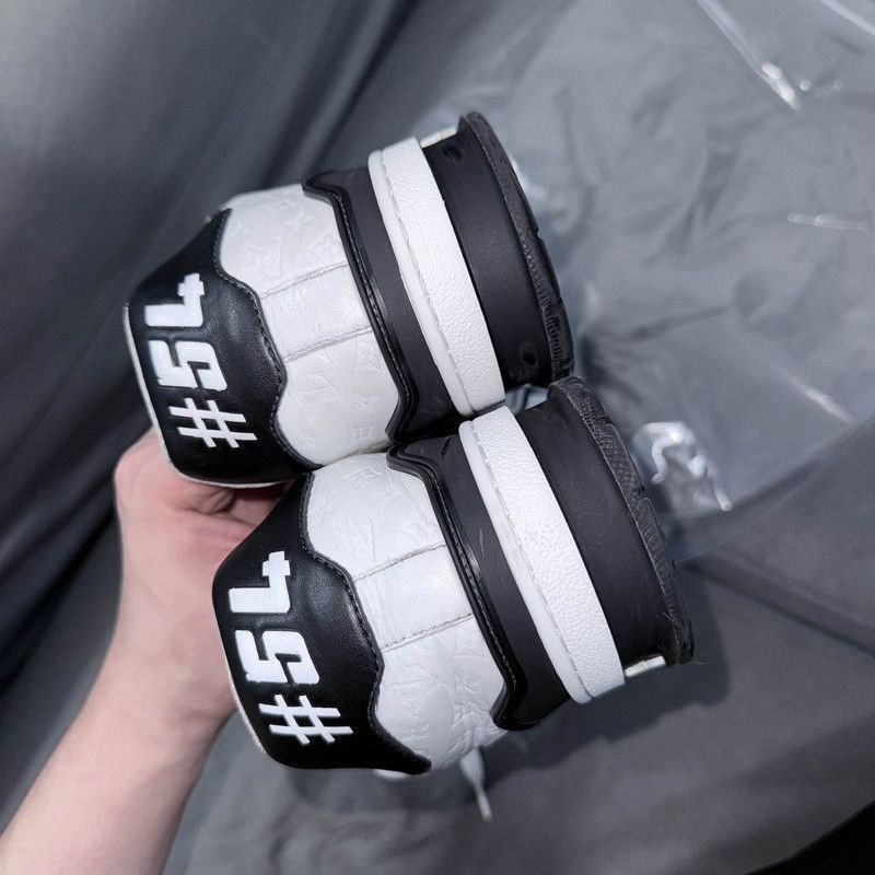 Louis Vuitton Louis Vuitton Trainer Low Top Sneakers in Black and White - Size US 9.5 / IT 39.5 - 6 Thumbnail