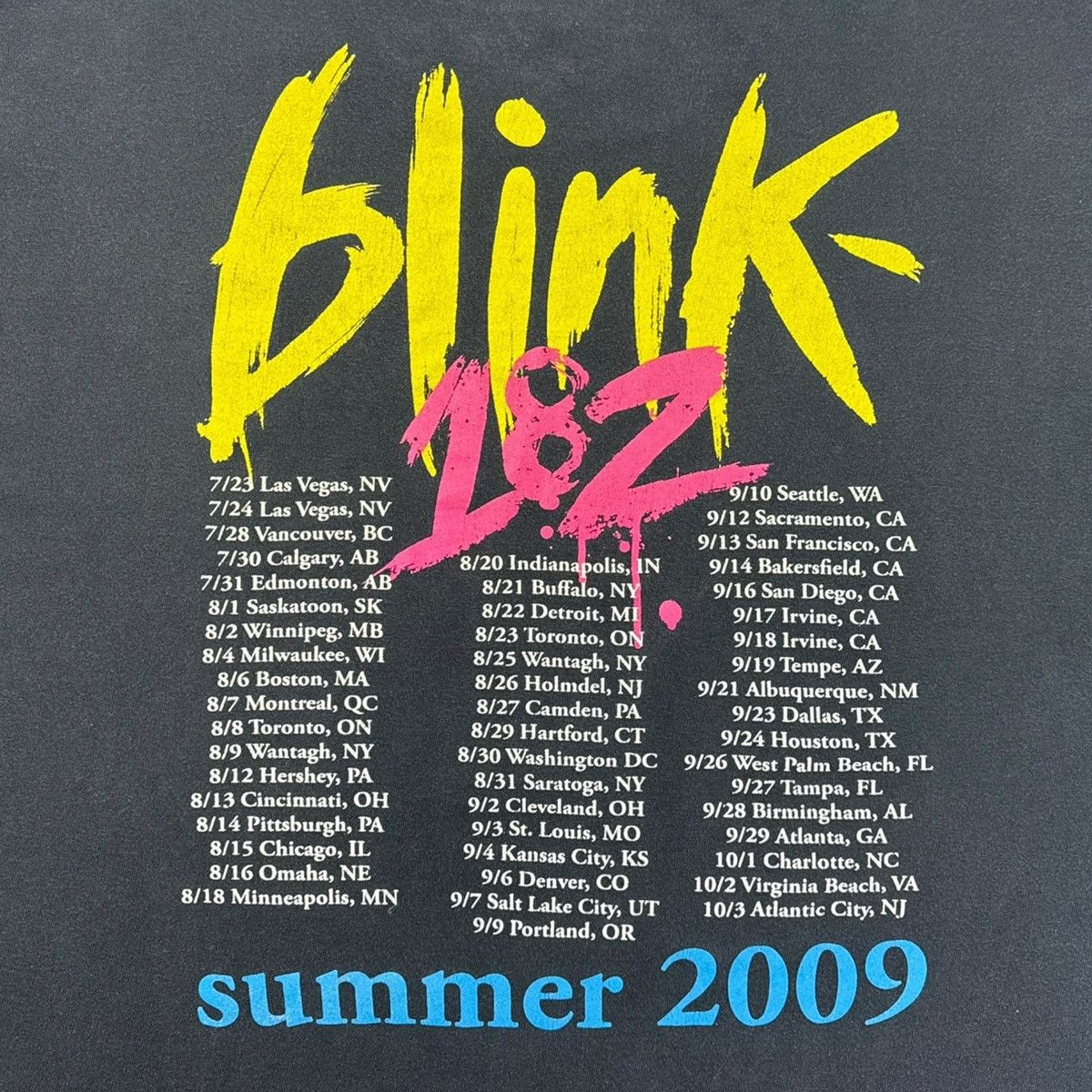 Vintage 2009 Blink-182 Travis Barker Scene Pop Punk Band Tee Size US XL / EU 56 / 4 - 4 Thumbnail
