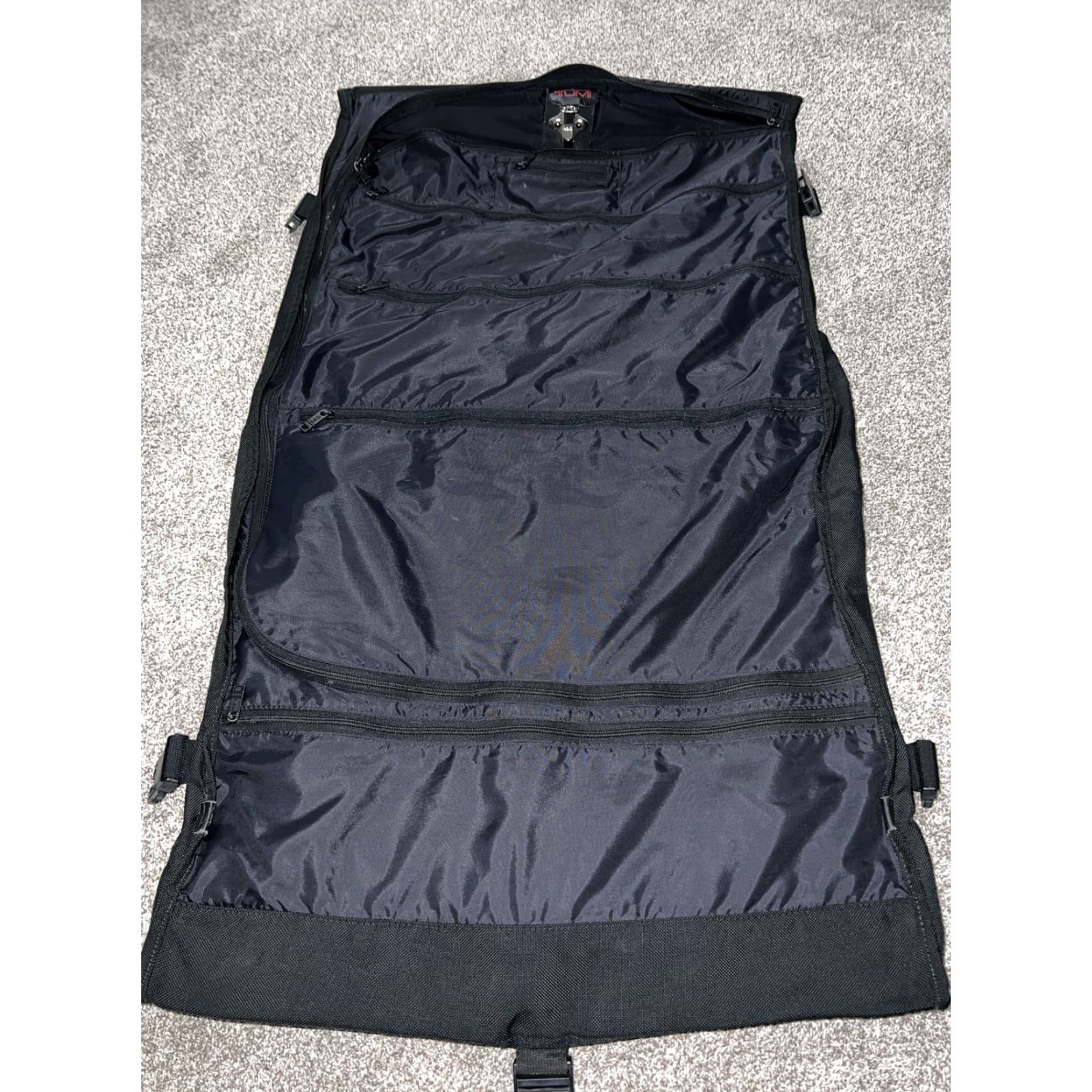 Tumi Tumi Black Nylon Bi-Fold Hanging Luggage Garment Bag Men Black Nylon Bi-Fold Hanging Luggage Garment Bag 42” unfolded 24” wide Size ONE SIZE - 4 Thumbnail