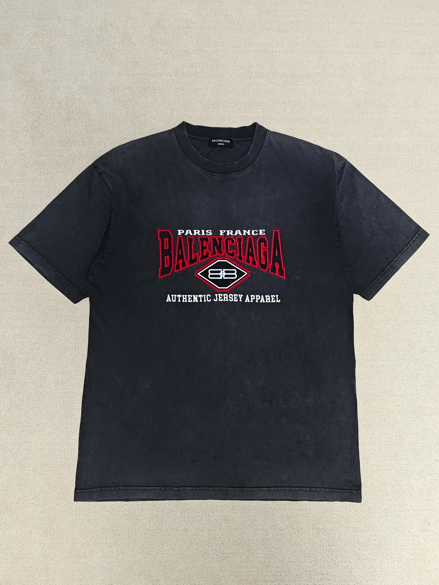 Balenciaga Balenciaga 22SS bat red embroidered distressed short sleeved shirt Size US XS / EU 42 / 0 - 1 Thumbnail