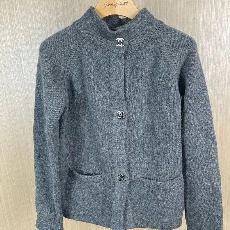 Chanel Gray Cashmere Cardigan for Women .