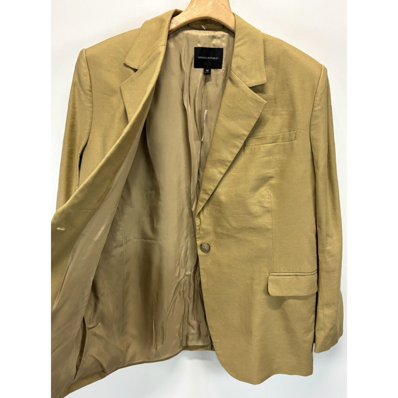 Banana Republic VINTAGE? No. Banana Republic Sport Coat Blazer Jacket Men 41R Medium Gold/Tan Linen Blend One-Button 41 Chest Business Casual Wedding Mens Size 40R - 5 Thumbnail