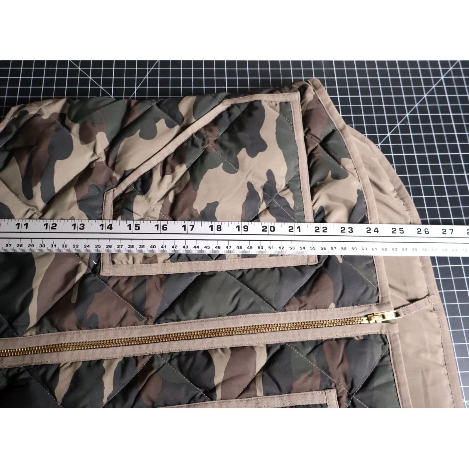J.Crew J.Crew Vest Women's Medium Green Camouflage Down Puffer Zip Up Quilted Insulated Full Zip Pockets Stand-Up Collar Lightweight Casual Size M / US 6-8 / IT 42-44 - 6 Thumbnail