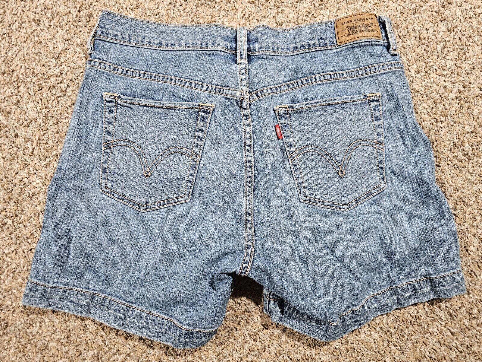 Levi's LEVI'S 515 Bermuda Womens Short size 10 Light Wash Denim Size 32" / US 10 / IT 46 - 7 Thumbnail