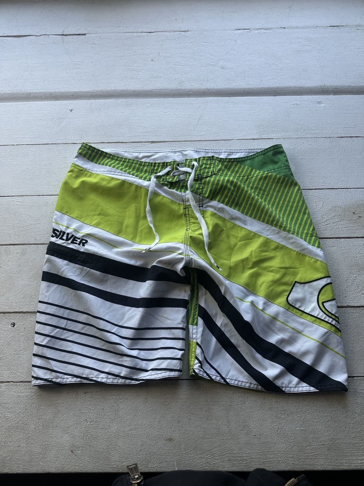 🚨Vintage Quiksilver Shorts Big Logo Y2K Style 90s Surfing