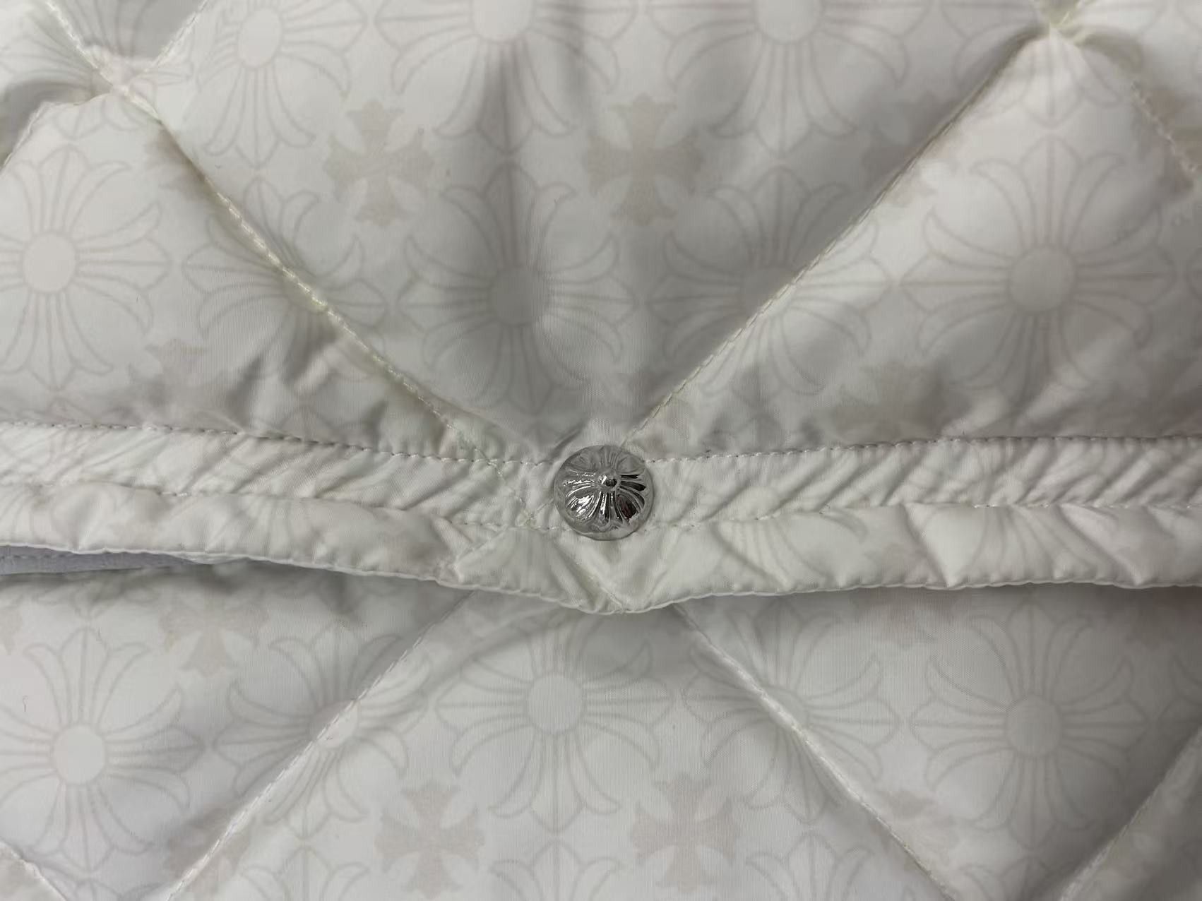 Chrome Hearts Chrome Hearts White Tonal Monogram Cross Quilted Puffer Vest Size XL / US 12-14 / IT 48-50 - 5 Thumbnail