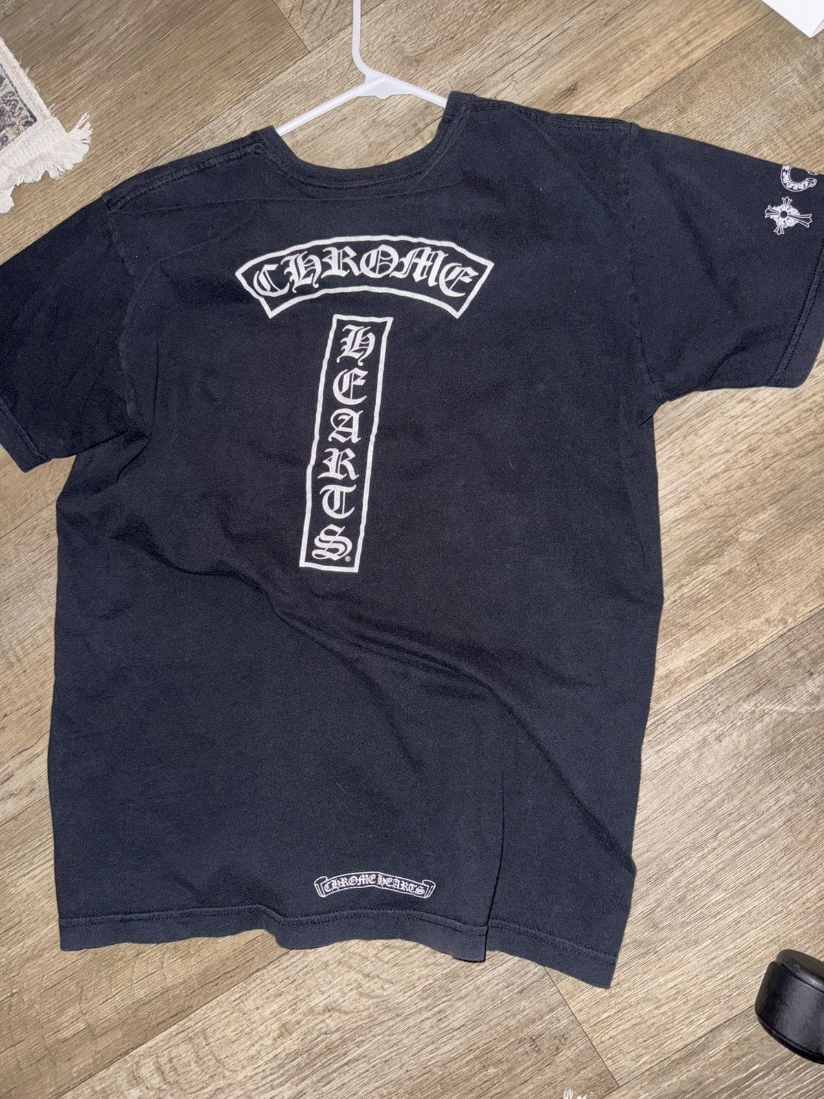 t-bar ch horseshoe pocket tee