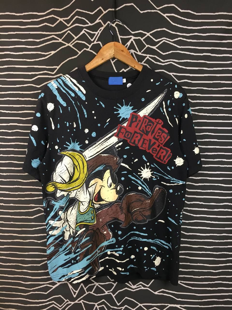 Disney Tokyo Disney Resort Mickey & Friends Pirates Summer AOP Tee Size US L / EU 52-54 / 3 - 1 Thumbnail