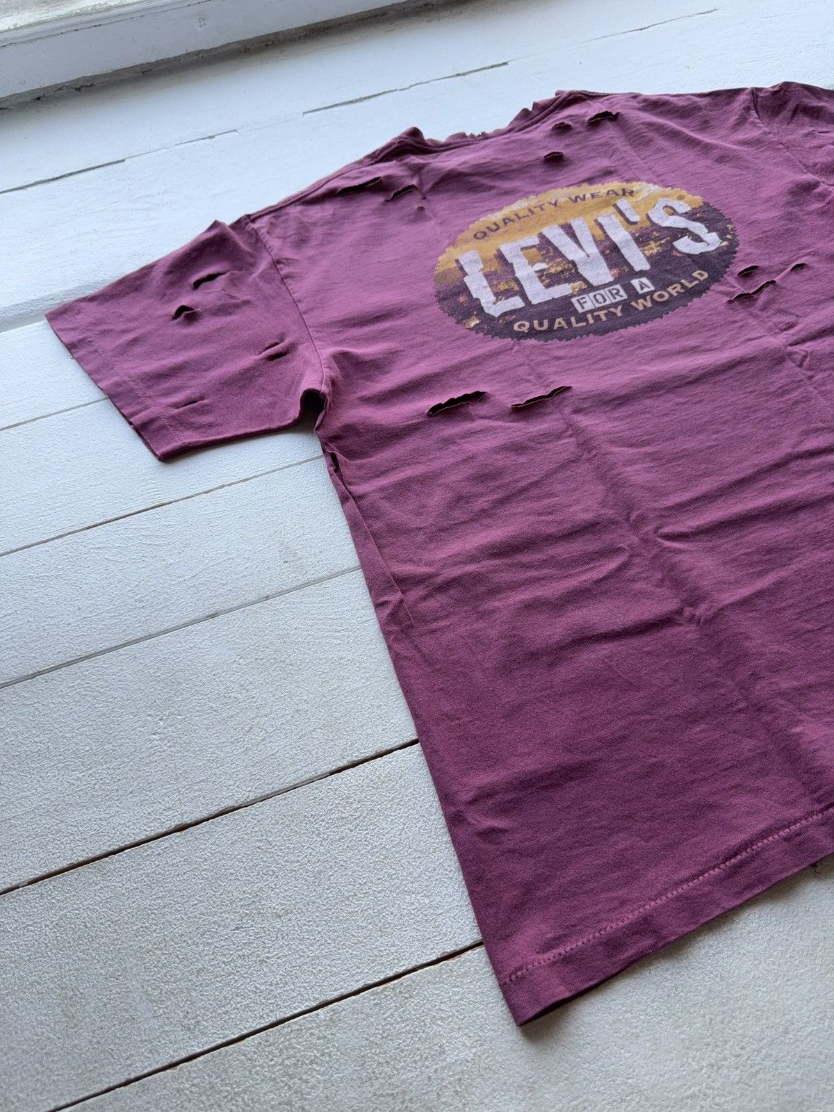 Levi's Vintage Clothing Vintage 90s Retro Levi’s Distressed Faded Tee shirt Size US L / EU 52-54 / 3 - 12 Thumbnail