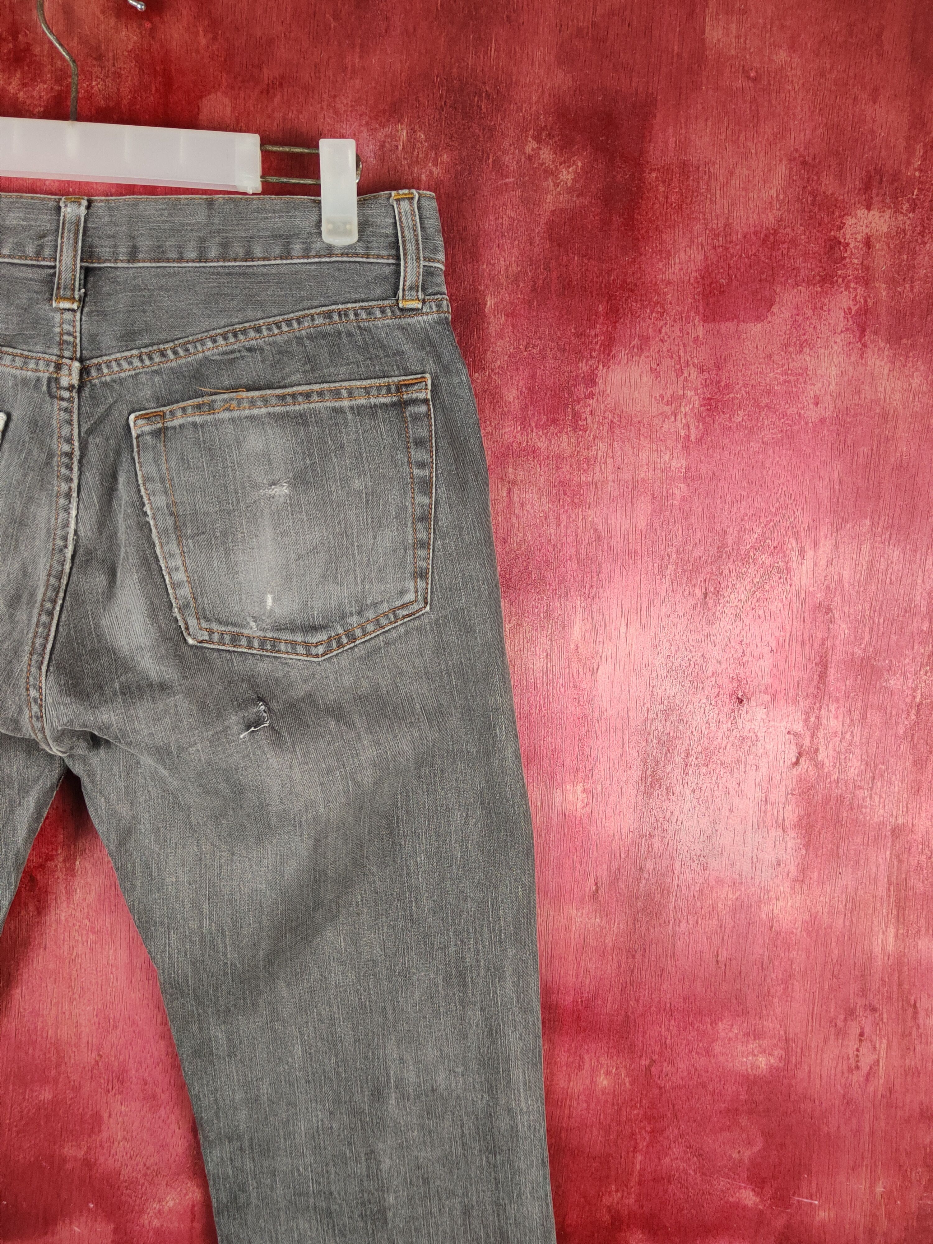 Japanese Brand Uniqlo Dark Gray Faded Distressed Ripped Jeans #S2317 Size US 31 - 11 Thumbnail