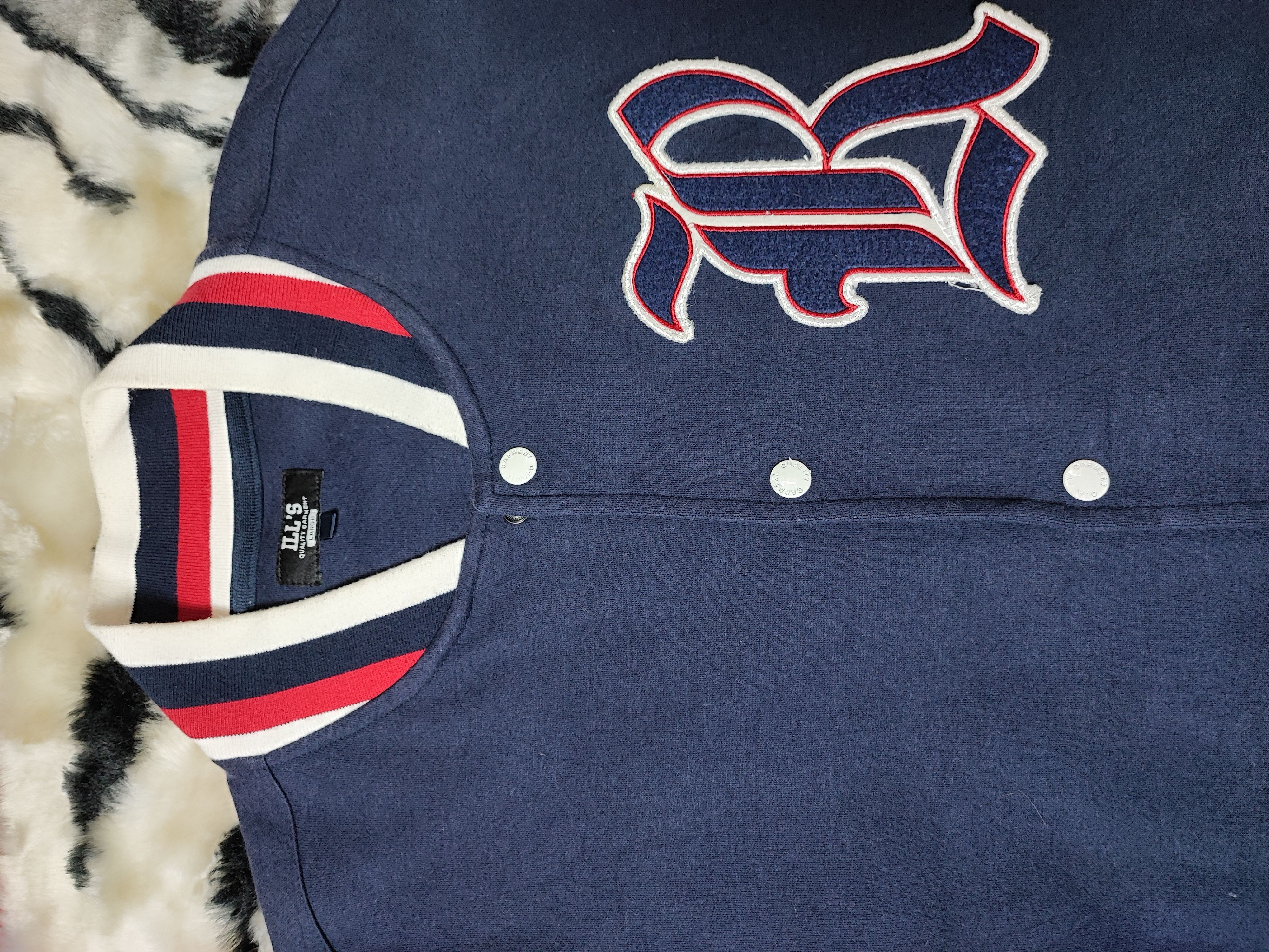 Japanese Brand Varsity ills Big Logo Size US L / EU 52-54 / 3 - 7 Thumbnail