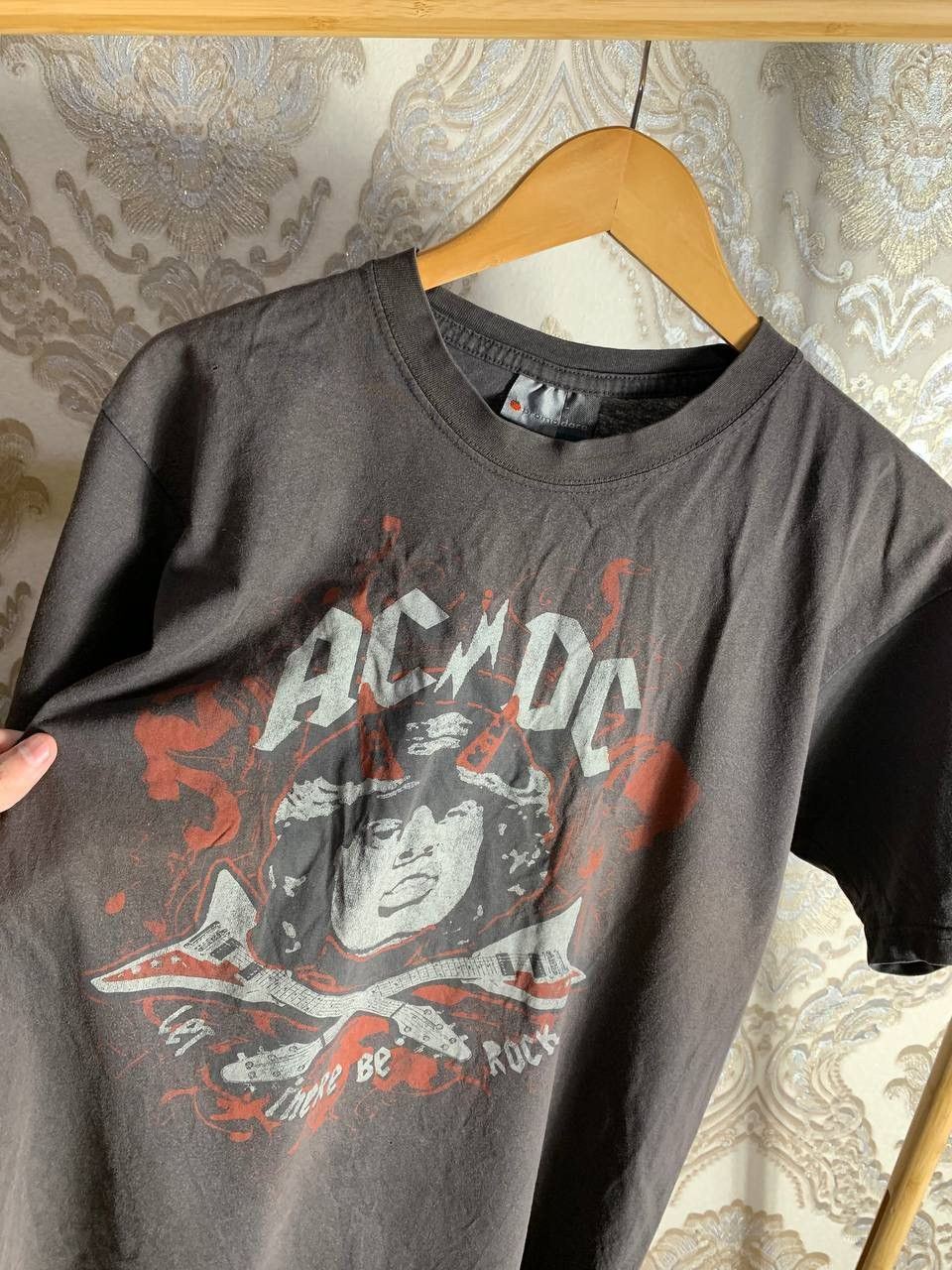 AC/DC × Vintage VERY RARE AC/DC THE SWITCH IS ON EUROPE TOUR 84 ROCK T-SHIRT Size US L / EU 52-54 / 3 - 2 Thumbnail