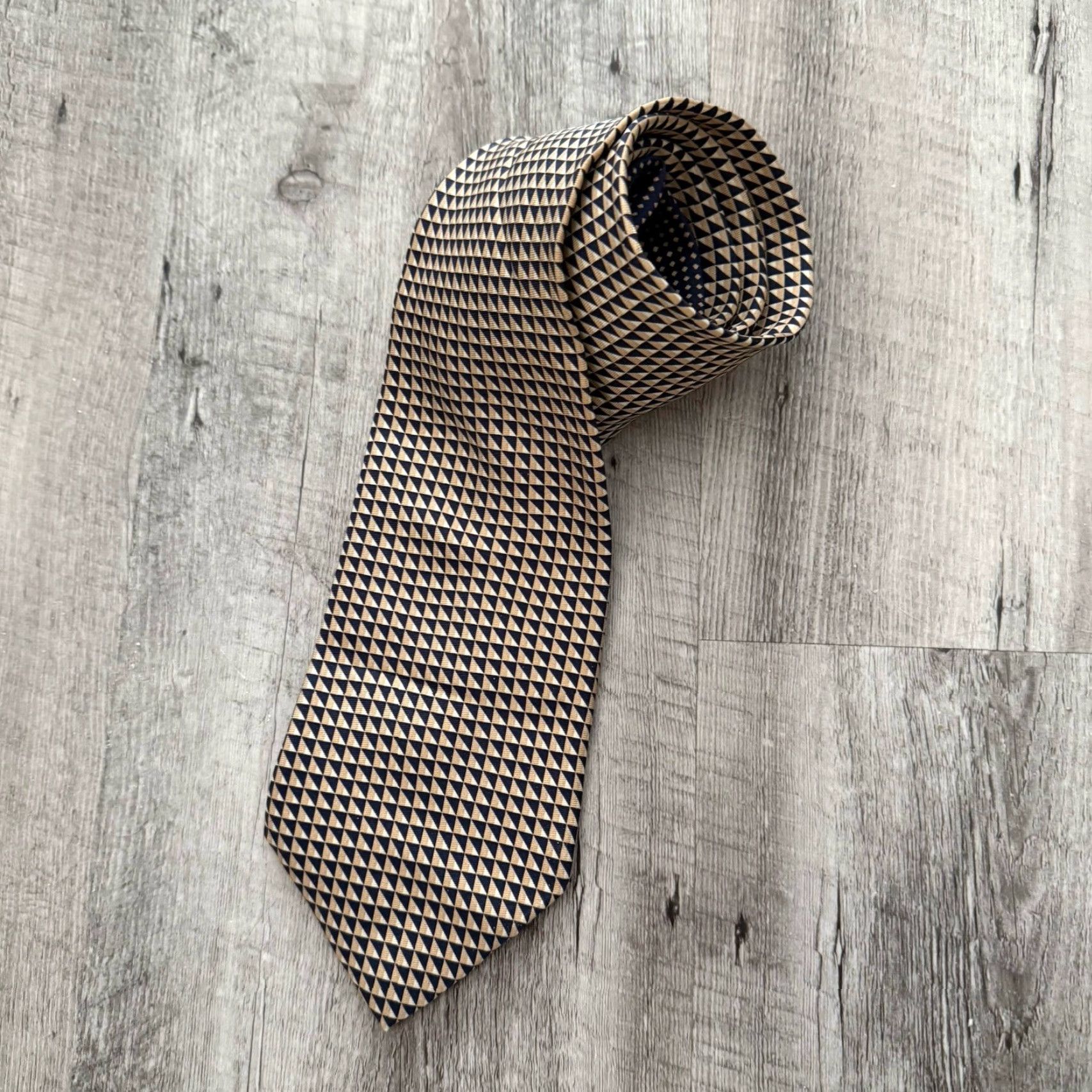 Tommy Hilfiger VINTAGE Tommy Hilfiger Tie Geometric Silk 57"-60" Classic Blue Tan 100% Made In USA Men Logo Modern Preppy Golf Abstract Size ONE SIZE - 5 Thumbnail