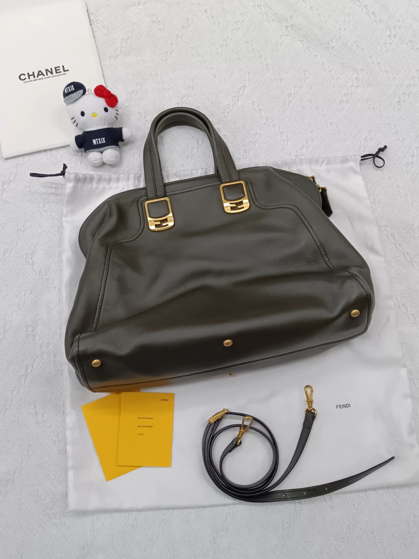 Fendi Fendi Green Gold Hardware Handbag 38x30-42 Dust Bag Strap Size ONE SIZE - 1 Thumbnail
