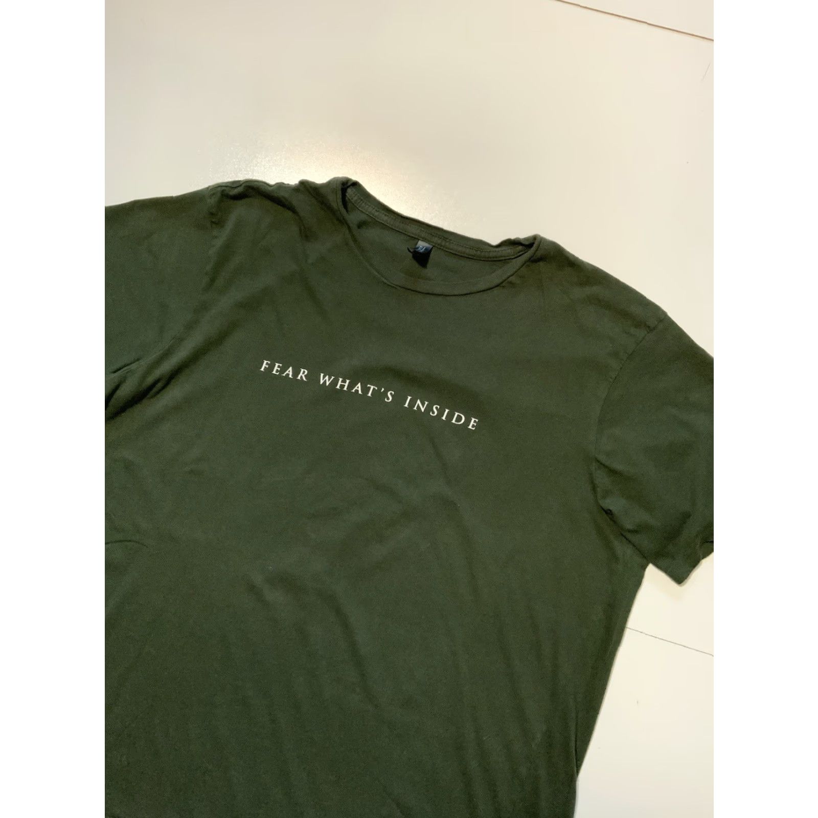 Vintage VINTAGE Annihilation Fear What’s Inside Sci Fi Horror Movie Film Promo Graphic T-Shirt XL Green Mens District Threads Shirt Size US XL / EU 56 / 4 - 4 Thumbnail
