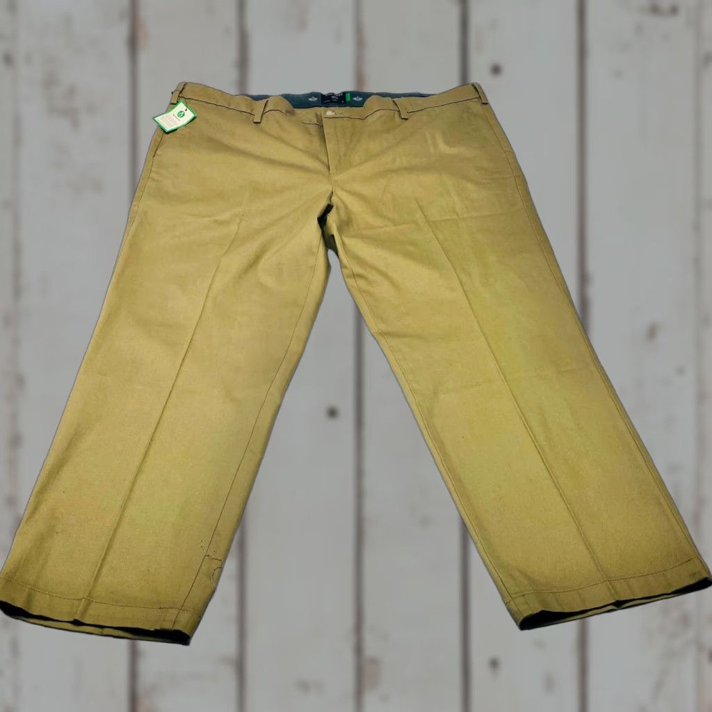 DOCKERS Signature Pants Men’s 44x30 Khaki Straight Fit No Iron Flex Comfort Wrinkle Resistant Easy Care Pockets Cotton Spandex City Preppy 90s Mens