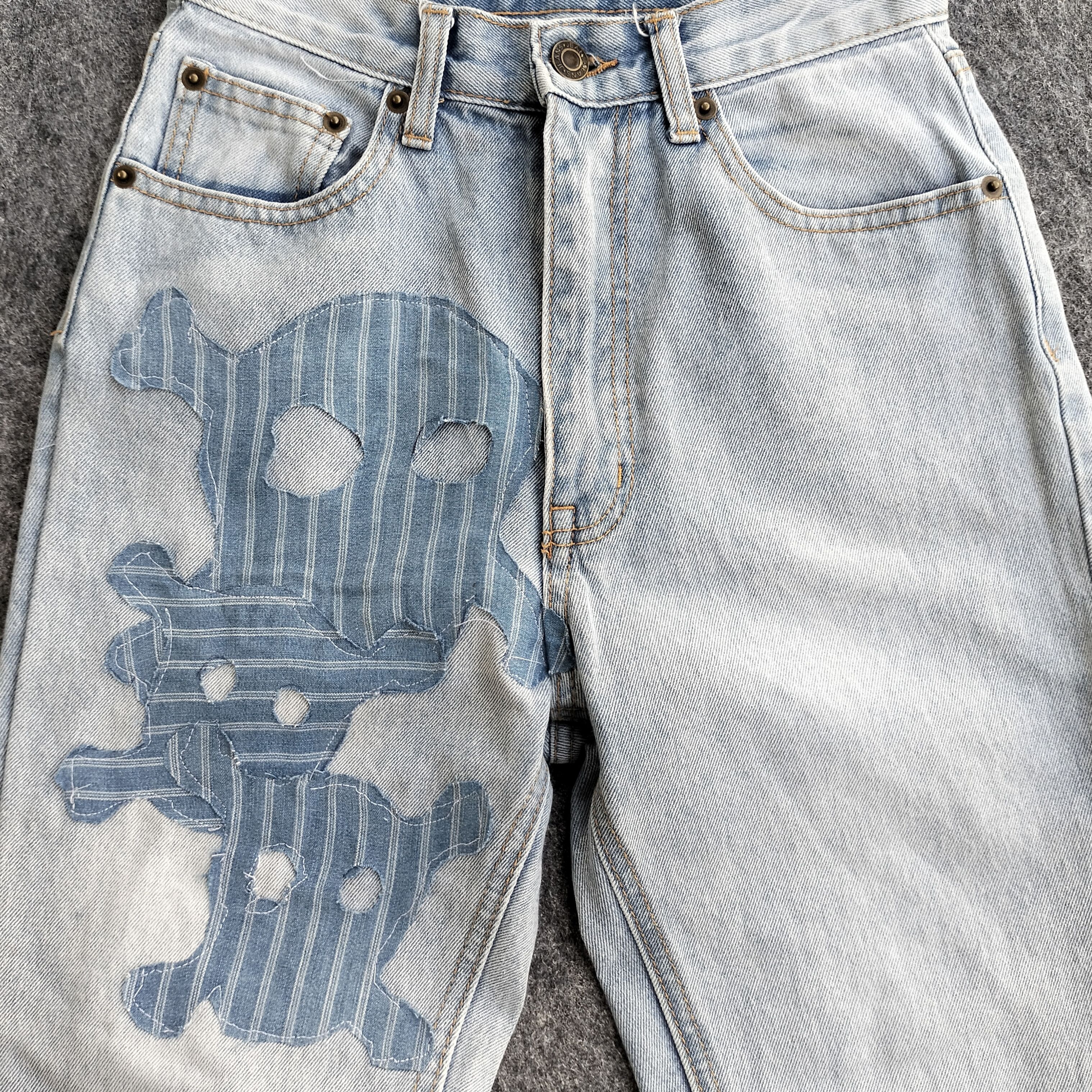 If Six Was Nine Y2k 6 skull patch work flare jeans Size 25" / US 0 / IT 36 - 3 Thumbnail