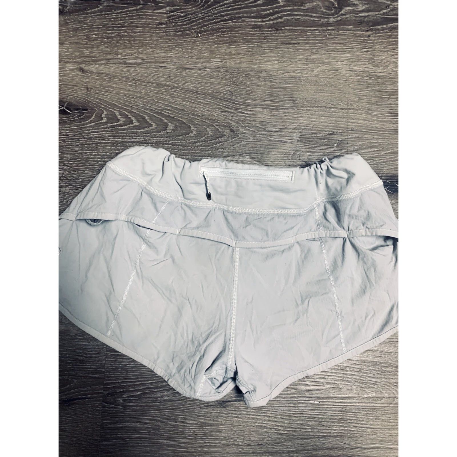 Lululemon lululemon Athletica Gray Shorts With Liner Size 8 Pockets Elastic Waist Women Activewear Athletic Shorts 8 Gray Women Size 30" / US 8 / IT 44 - 2 Thumbnail