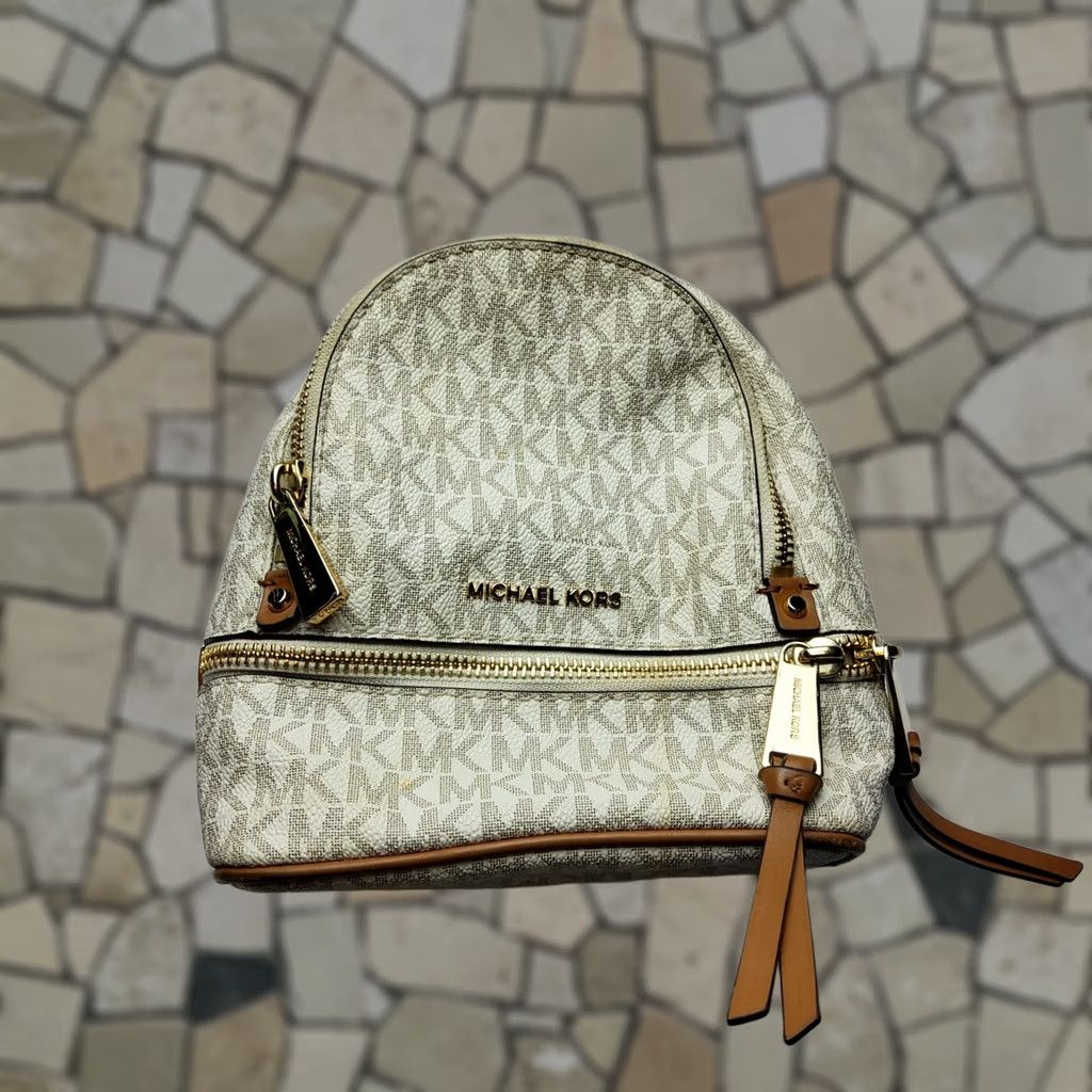 Michael Kors VINTAGE Michael Kors MK Signature Mini Backpack Women Mini Leather Multicolor 8x7x3 Straps Not Included Women Size ONE SIZE - 1 Thumbnail