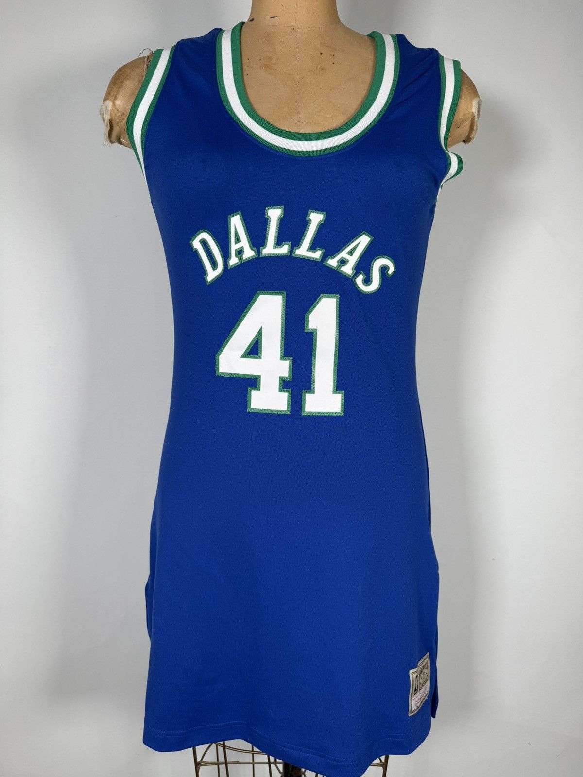 Mitchell & Ness Mitchell & Ness Dallas Mavericks Nowitzki #41 Jersey Dress Size M / US 6-8 / IT 42-44 - 1 Thumbnail