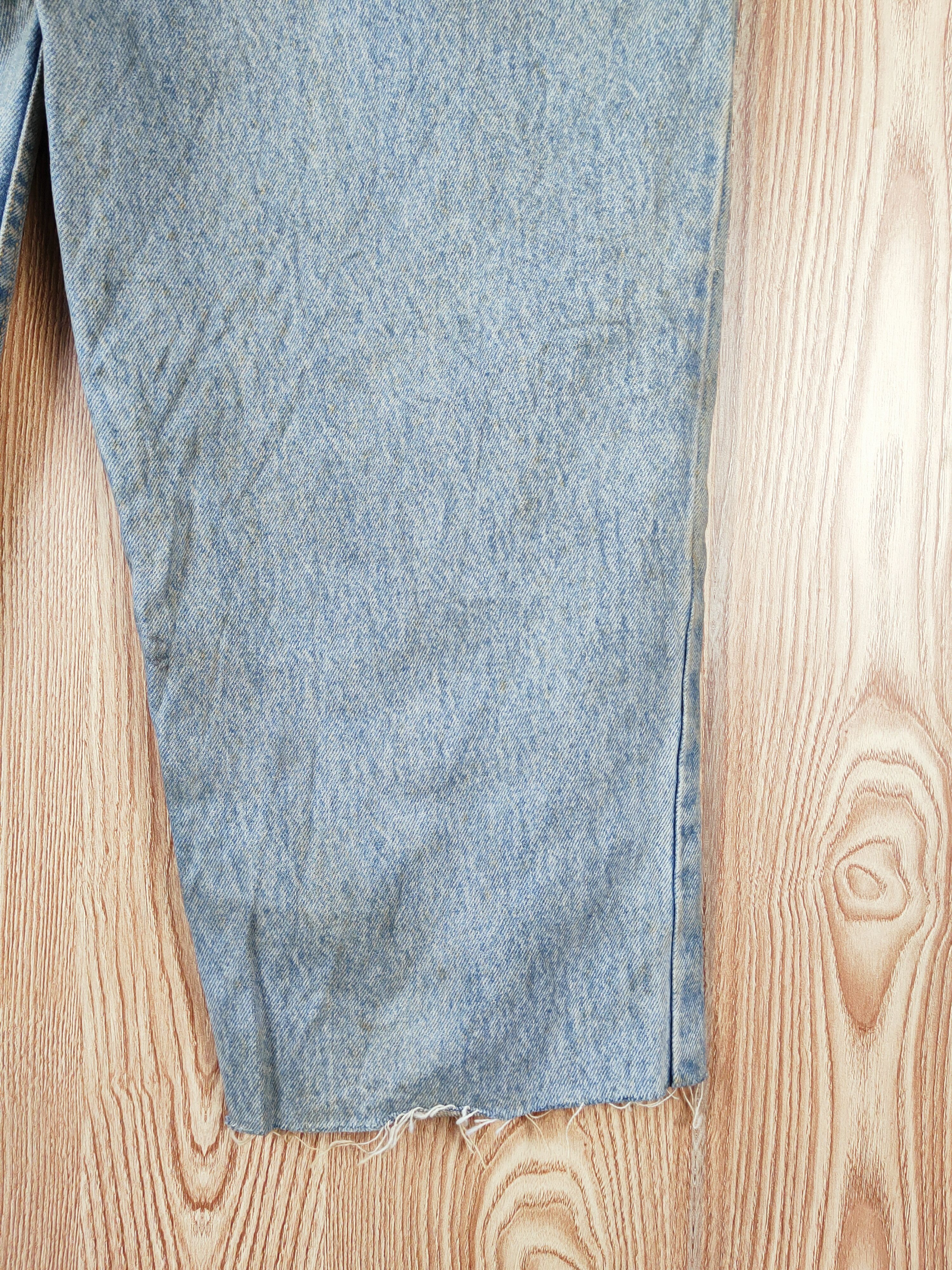 Japanese Brand × Vintage Super Rare Maurice Malone Blue Distressed Ripped Jeans Size US 37 - 13 Thumbnail