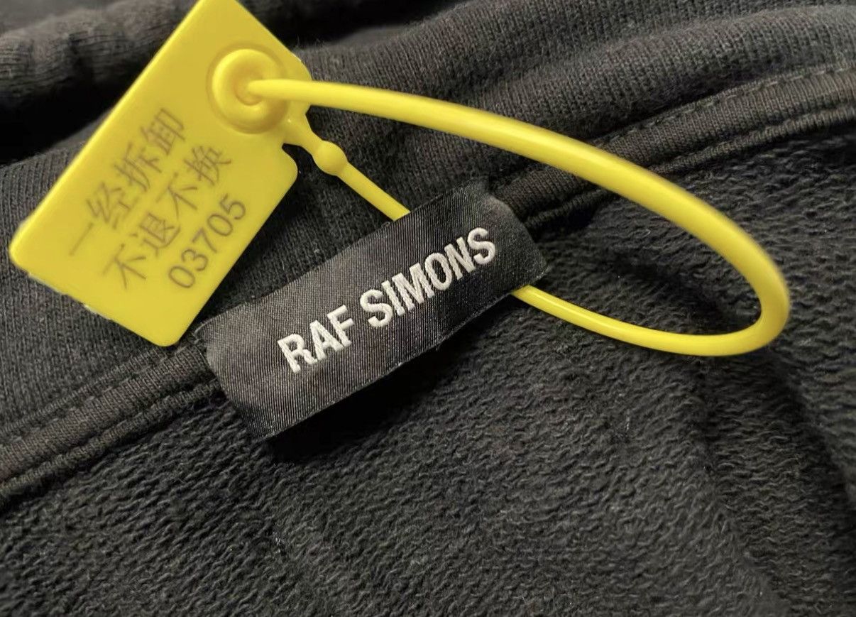 Raf Simons Raf Simons FW17 Detlef E81 Black-Red Logo Hoodie J31 Size US XL / EU 56 / 4 - 5 Thumbnail