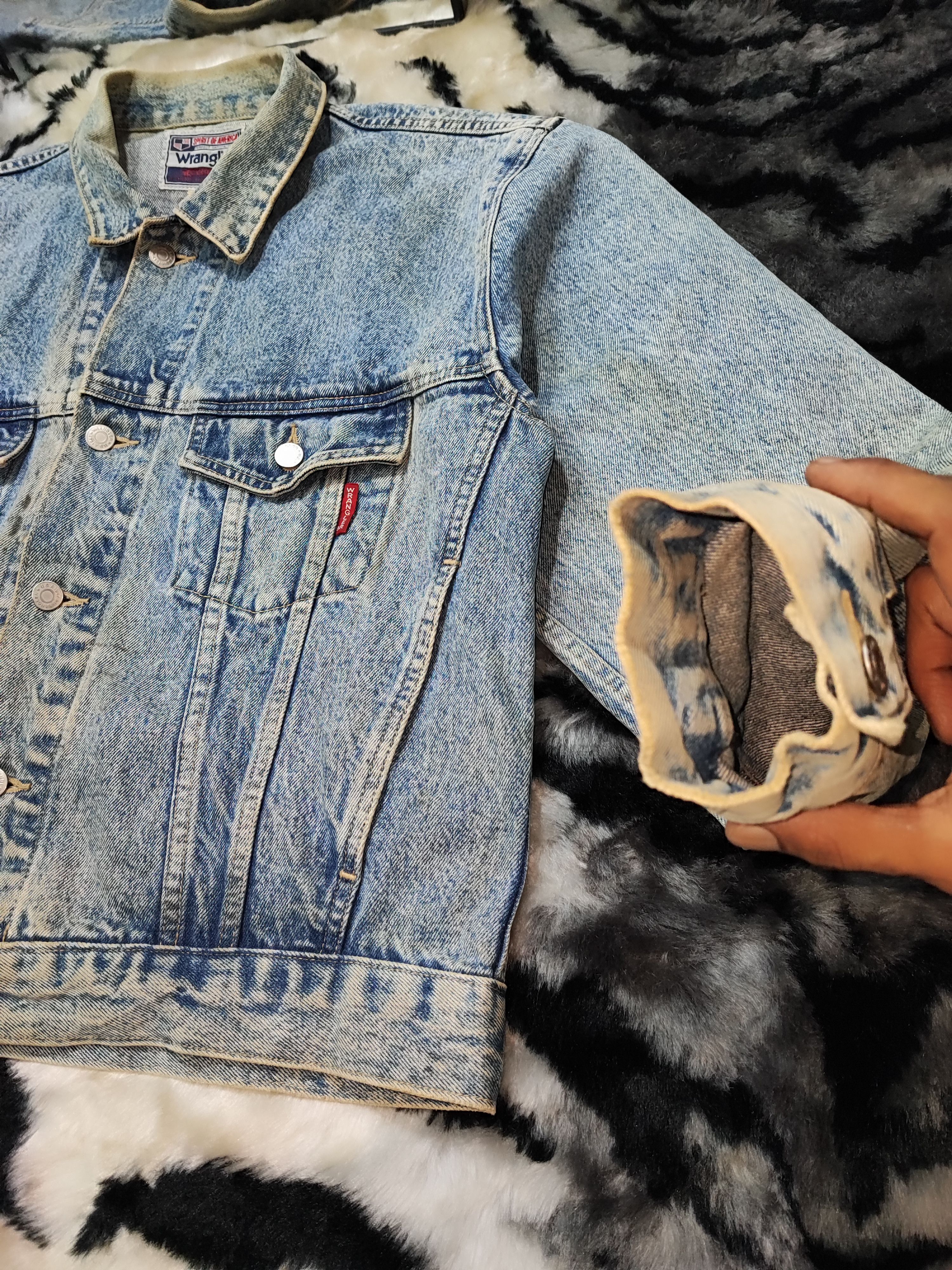 Wrangler Vintage Wrangler 90s Distressed Acid Wash Denim Jacket Size US L / EU 52-54 / 3 - 5 Thumbnail