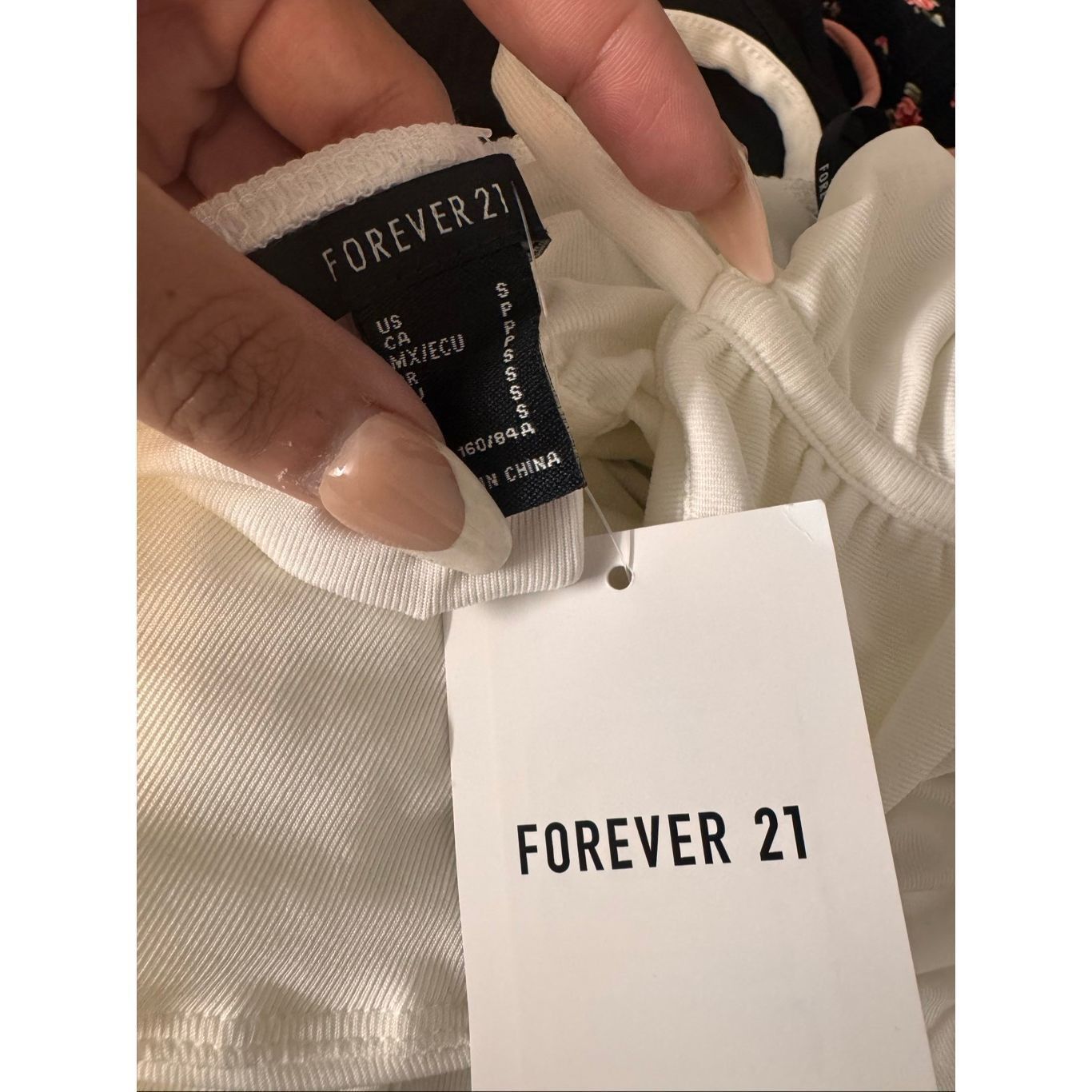 Forever 21 Forever 21 White Ruched Corset Crop Top Women’s Size S Size S / US 4 / IT 40 - 5 Thumbnail