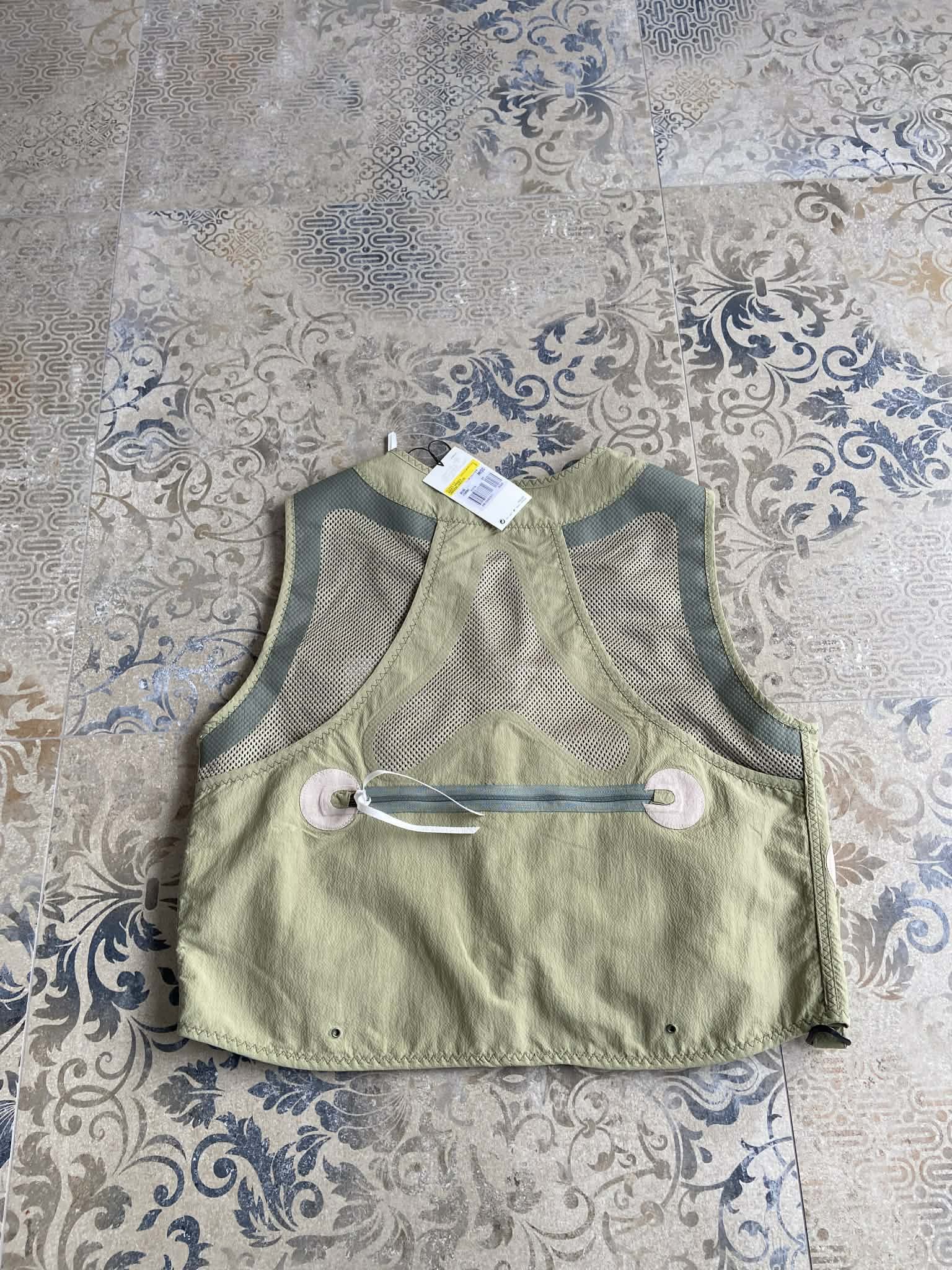 Nike Nike Ispa Vest Khaki Army rare new size s Size US S / EU 44-46 / 1 - 3 Thumbnail