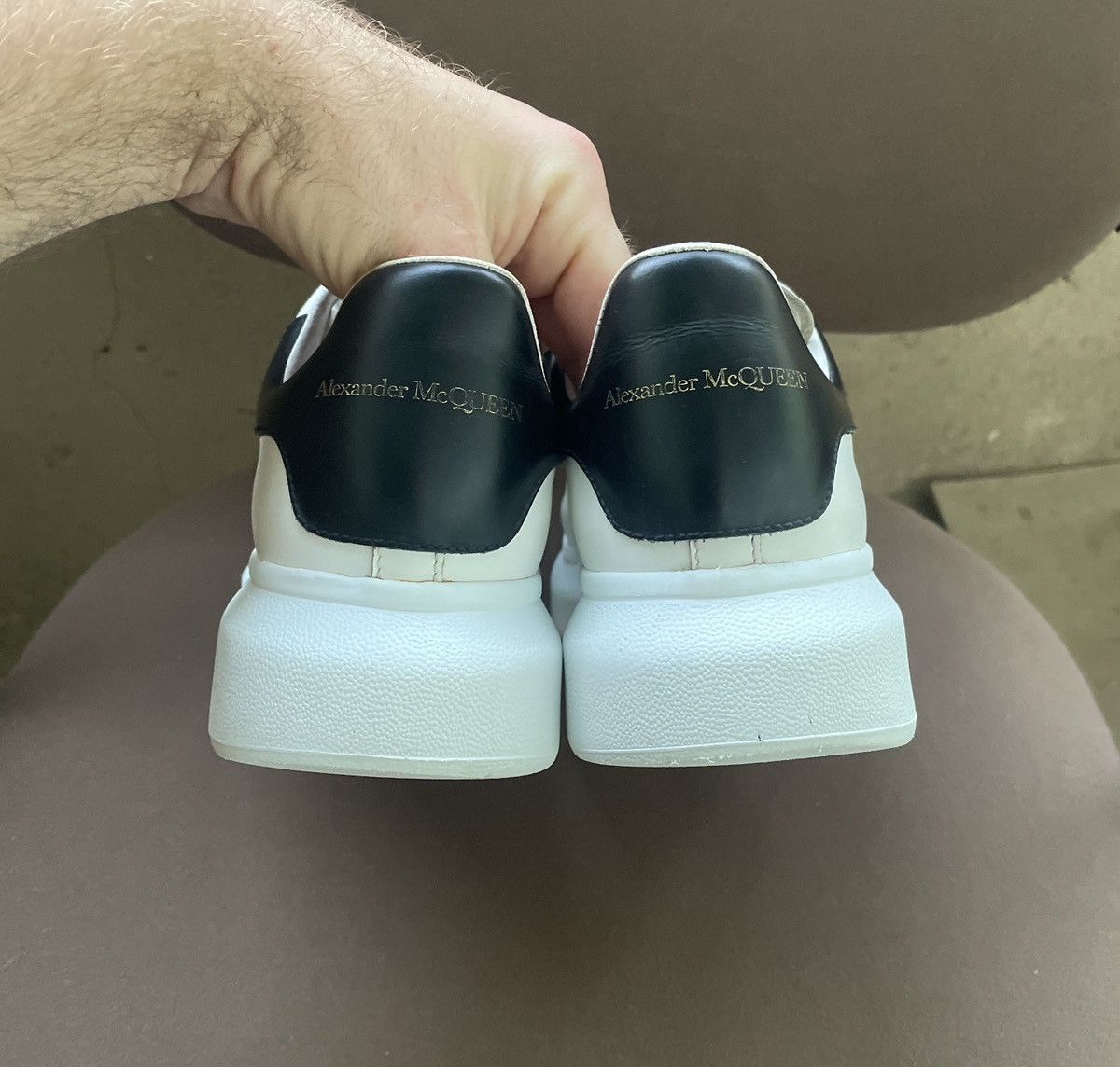 Alexander McQueen Alexander McQueen Oversized low top sneakers black white Size US 7.5 / EU 40-41 - 8 Thumbnail