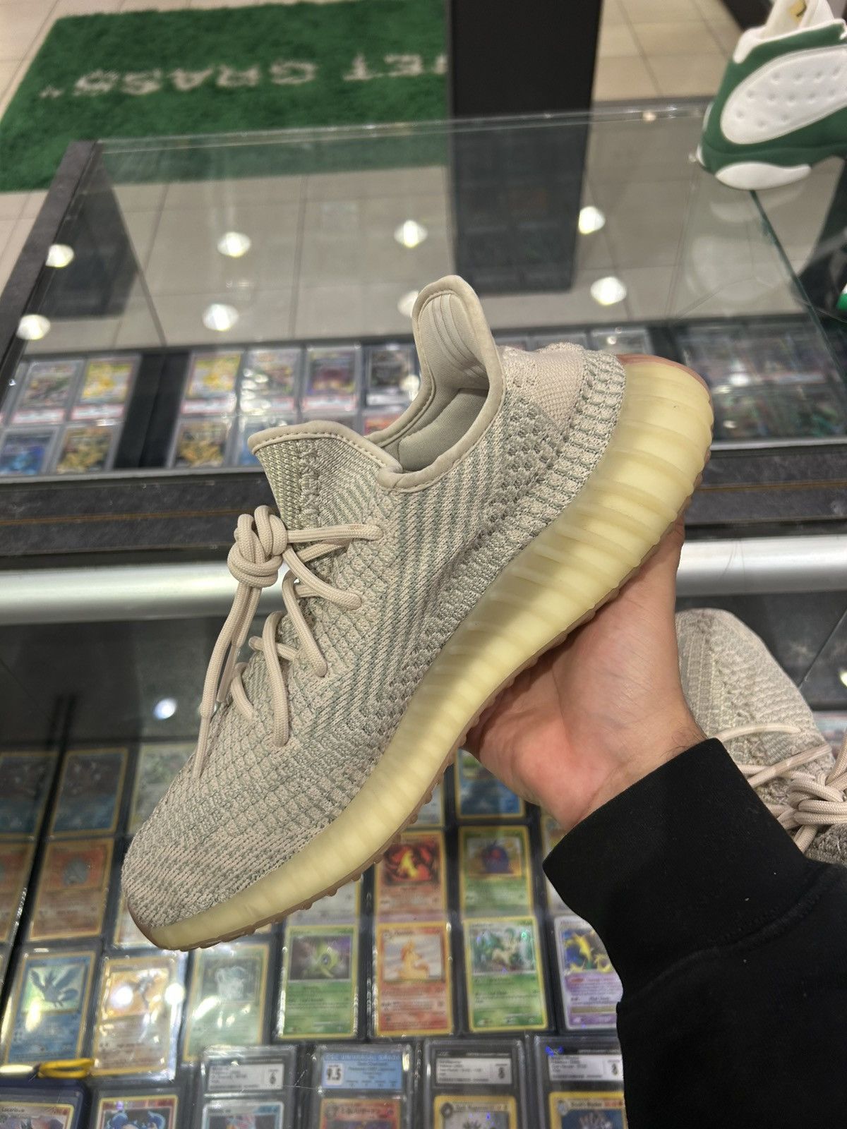 Yeezy Yeezy 350 Citrin Size US 12 / EU 45 - 6 Thumbnail