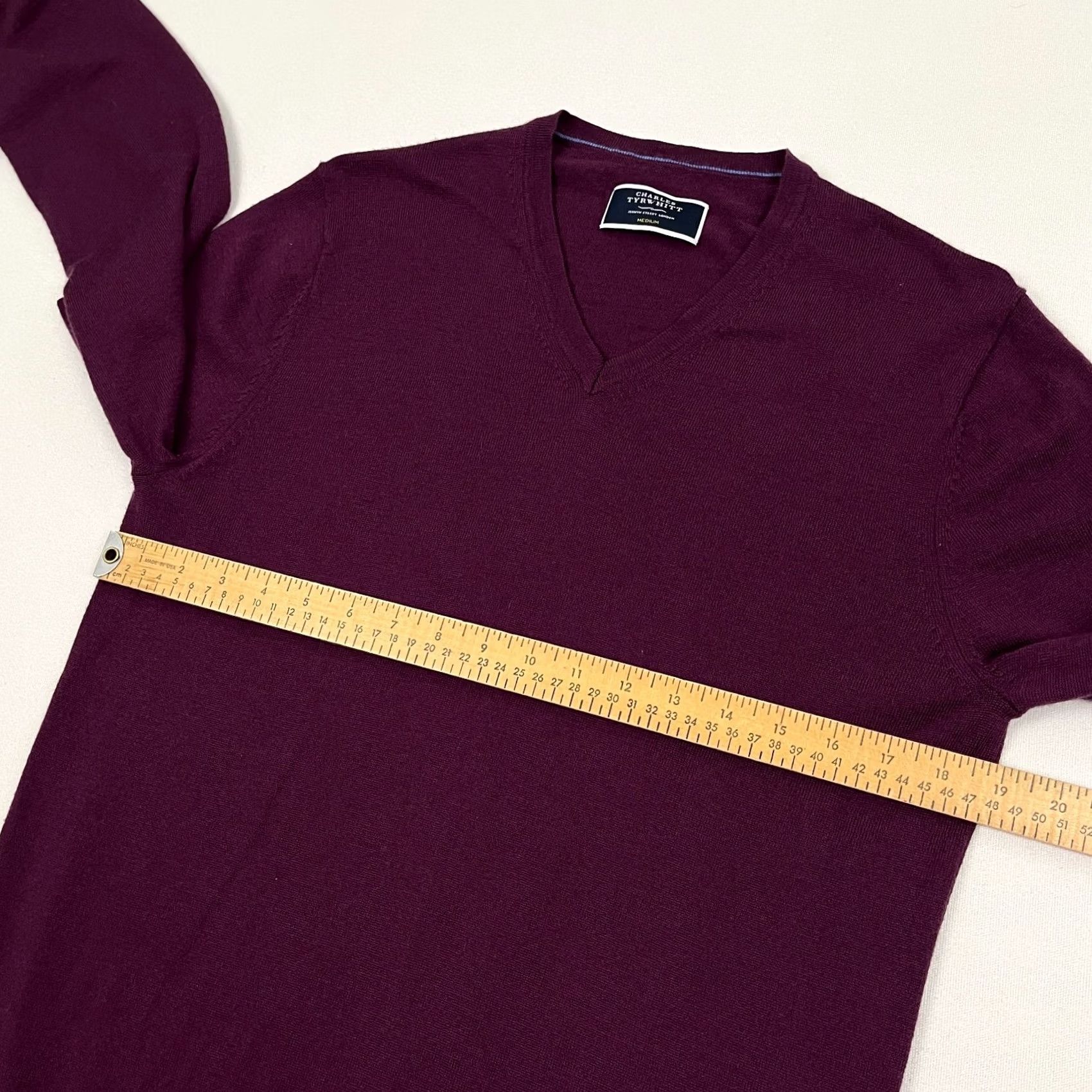 Charles Tyrwhitt Charles Tyrwhitt Sweater Mens M Merino Wool Deep Fuchsia Purple Smart Casual LS Size US M / EU 48-50 / 2 - 5 Thumbnail