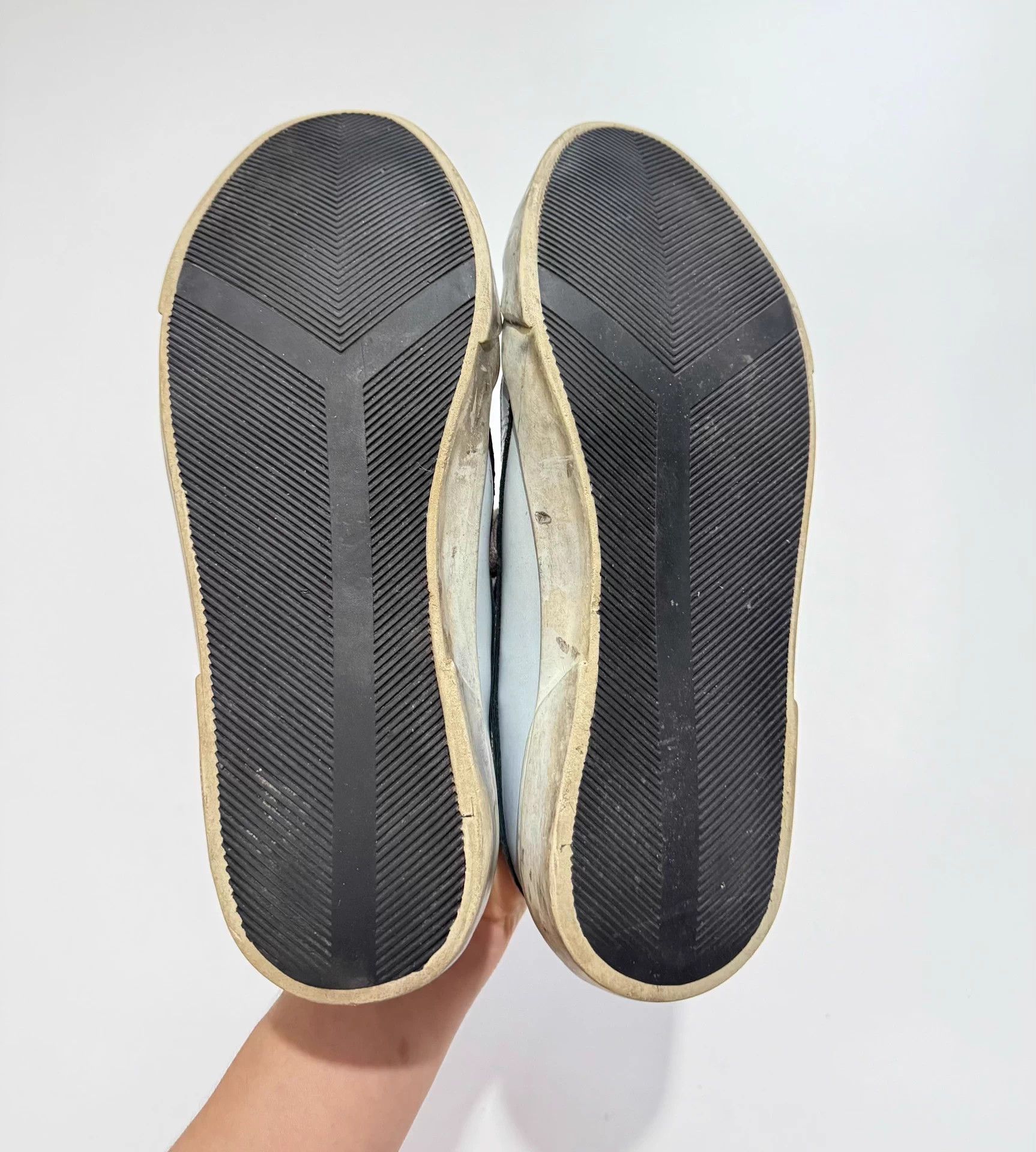 Saint Laurent Paris Saint Laurent Distressed Leather Low Top Sneakers - Size 40 Size US 7 / EU 40 - 6 Thumbnail