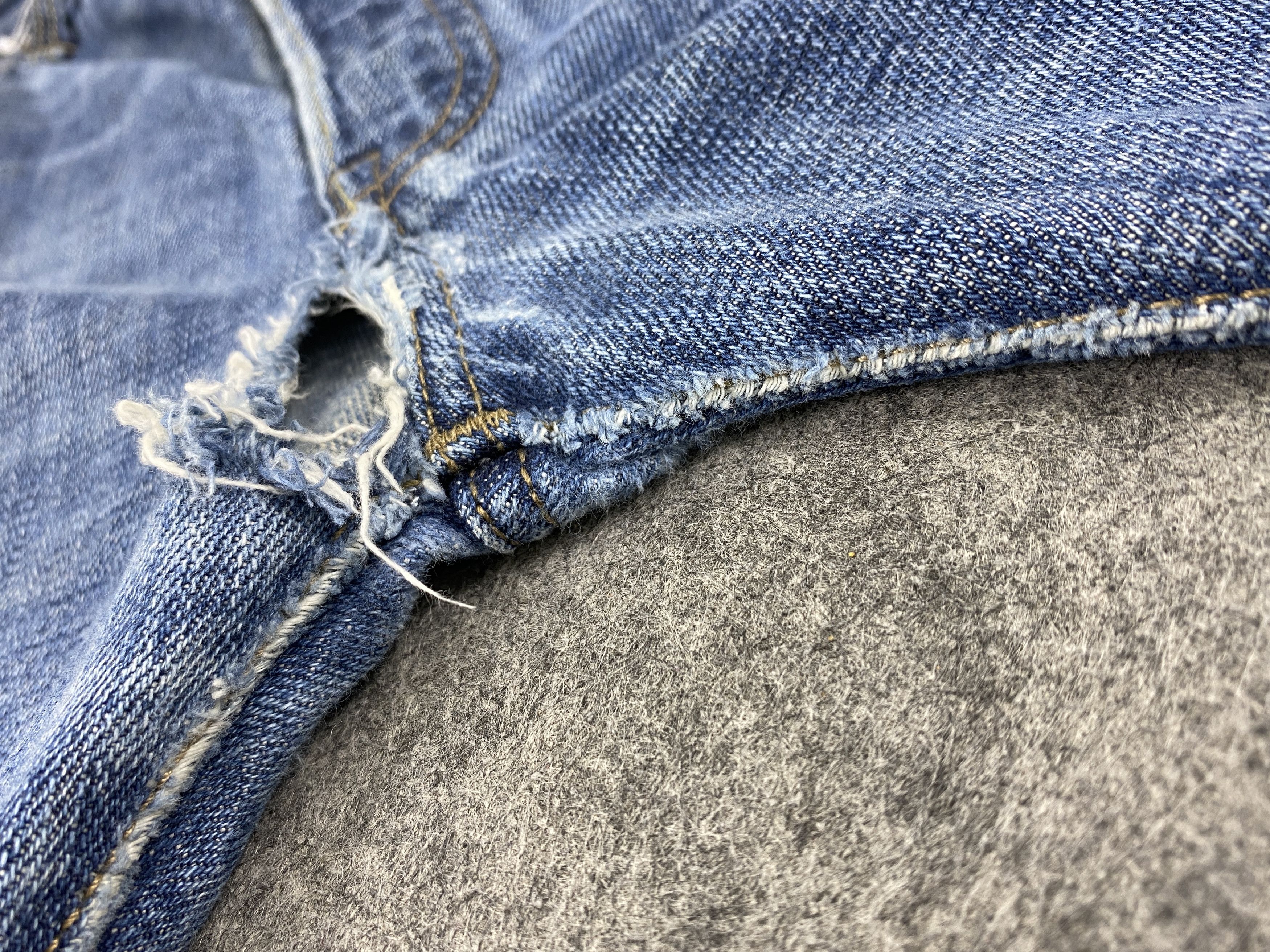 Levi's Distressed Blue Vintage Levi's 501 Jeans 37x30 Denim -JN2429 Size US 37 - 12 Thumbnail