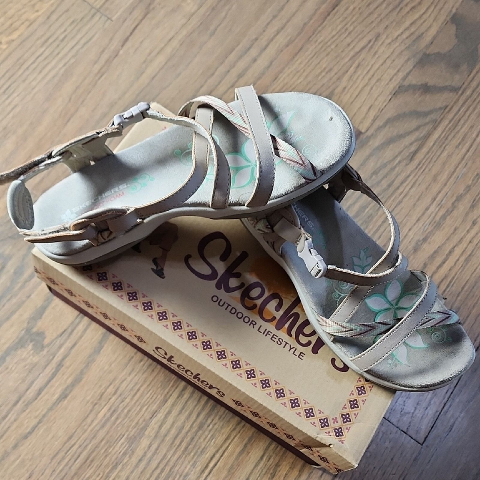 SKECHERS Skechers Women's Cream and Tan Sandals Size US 7 / IT 37 - 1 Thumbnail
