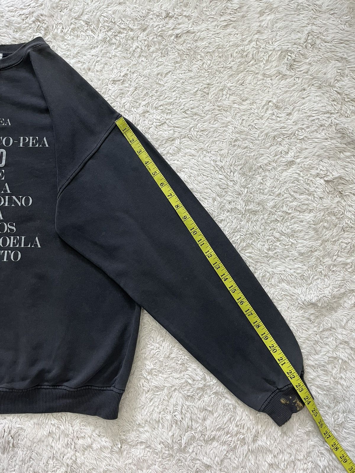 Kanye West × Moschino moschino sunfaded & distressed pullover Size US XL / EU 56 / 4 - 11 Thumbnail