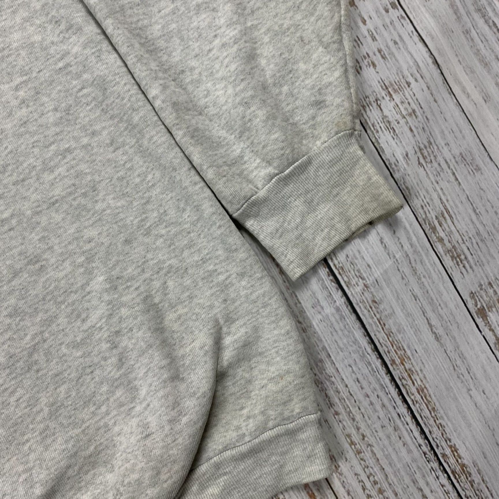 Fruit Of The Loom VINTAGE Fruit of the Loom Wisconsin Badgers Football Graphic Sweatshirt XL Gray 90s Mens Size US XL / EU 56 / 4 - 4 Thumbnail