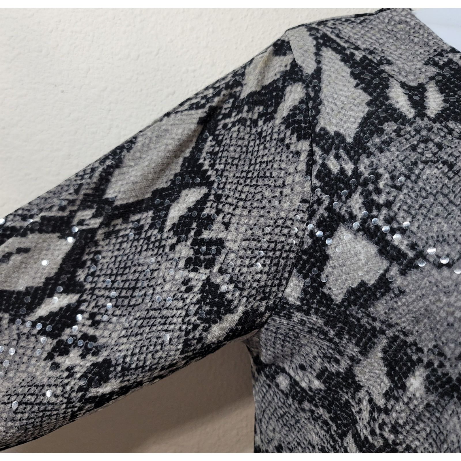 Other Susan Graver Black Gray Embellished Liquid Knit Top Small Size S / US 4 / IT 40 - 6 Thumbnail