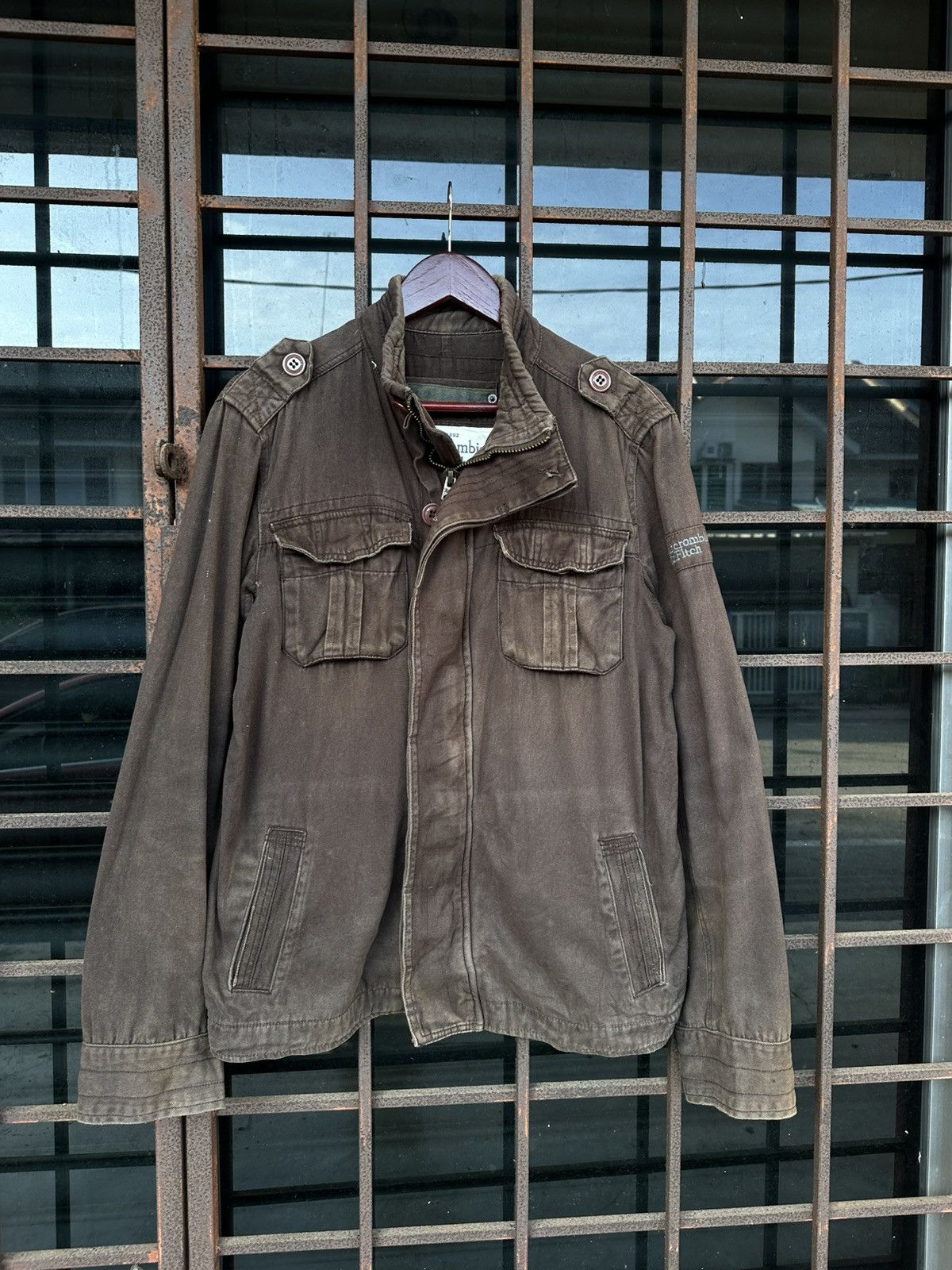 Vintage THRASHED Faded Abercrombie Brown Utility Jacket Size US M / EU 48-50 / 2 - 4 Thumbnail