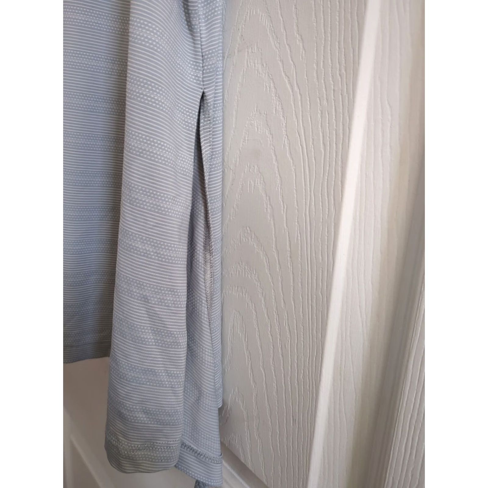 Athleta Athleta Tank Top Women L Light Blue Striped Slit Camisole Shirt Tank Size ONE SIZE - 4 Thumbnail