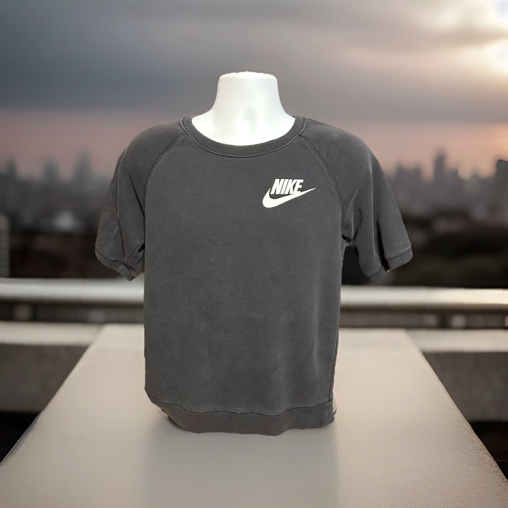 Nike Nike Short Sleeve Sweatshirt Women S Small Black Crew Neck Swoosh Logo Gym Run Size S / US 4 / IT 40 - 7 Thumbnail