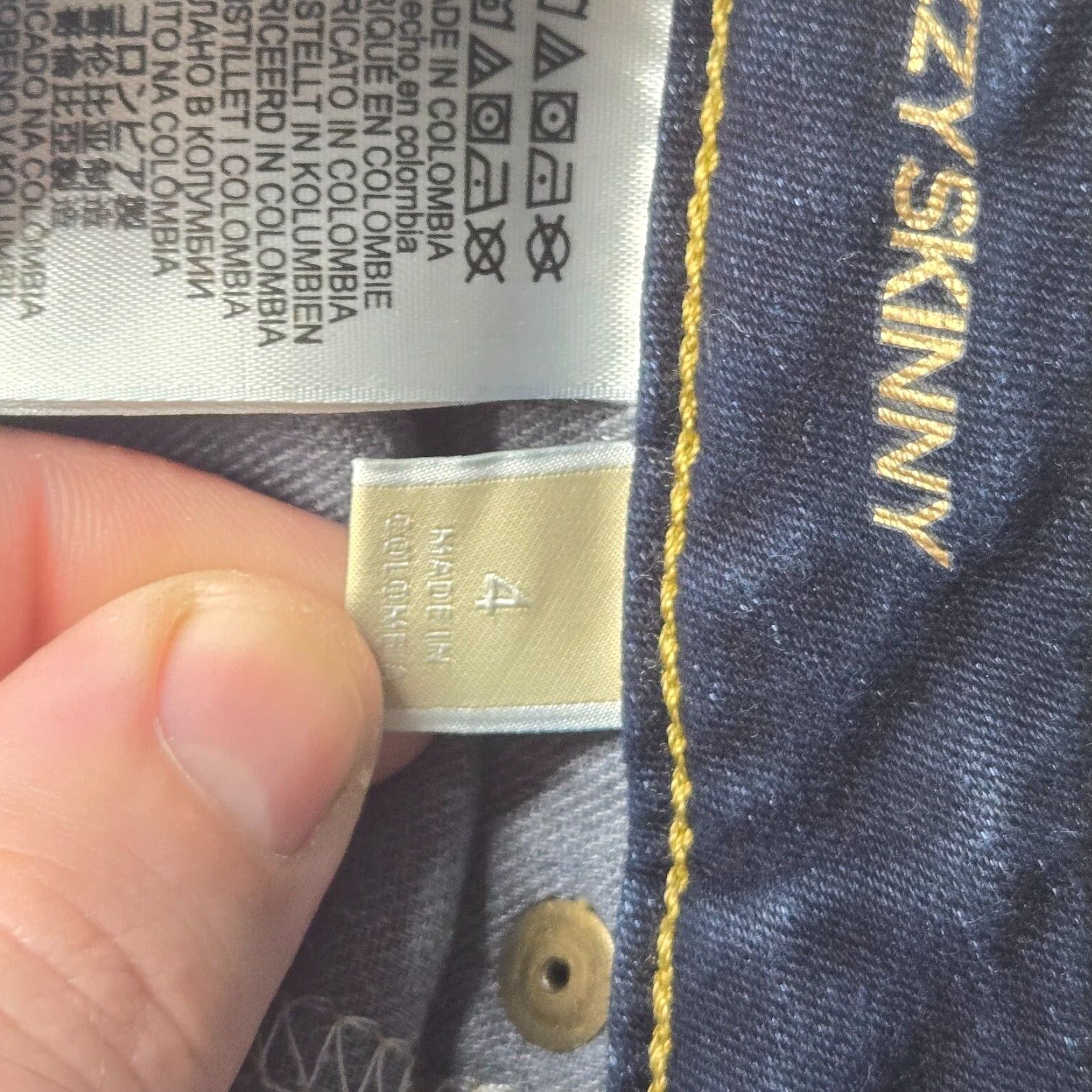 Michael Kors MICHAEL KORS Dark Blue Cut-Off Denim Jeans Adult Women's Size 4 Size 27" / US 4 / IT 40 - 4 Thumbnail